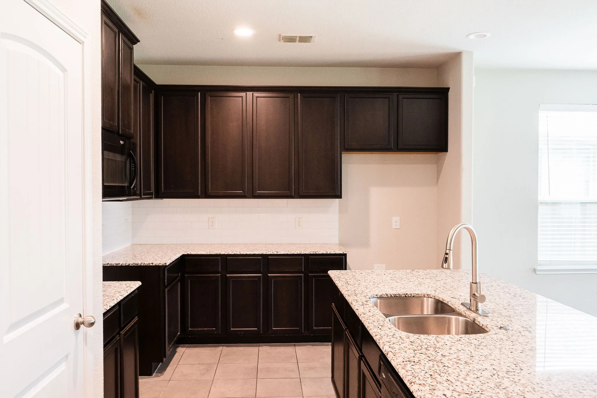 Single Family Residence For Rent in Tarrant County , 6325 Longhorn Herd Lane, Fort Worth, Texas 76123, 4 Bedroom, 3 Bathroom, 2 Garage spaces, 2,853 Sqft, built in 2019, mls#21288912, Real Estate Agent in Fort Worth, Homes For Rent in Tarrant county, Homes For Rent in Fort Worth, Realtor in Fort Worth Texas, Real Estate Brokerage Independent Realty Texas, Luminita Cordes Realtor