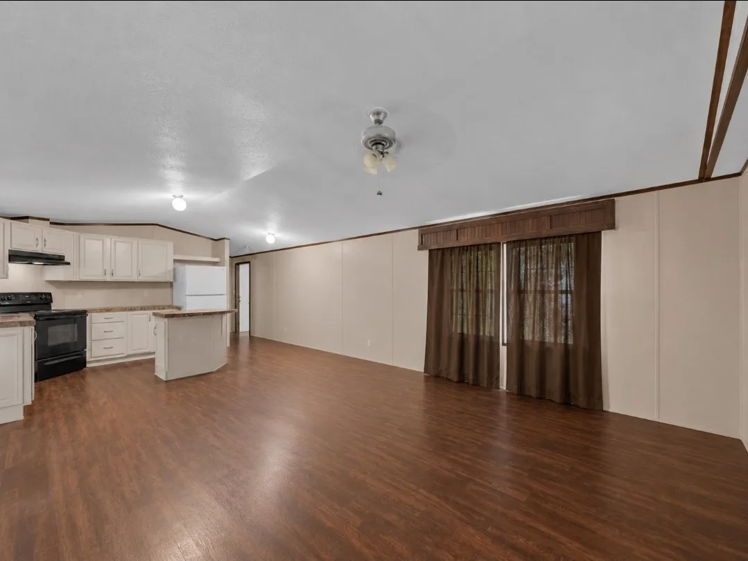Mobile Home For Sale in Tarrant County , 1909 Coral Road, Pelican Bay, Texas 76020, 3 Bedroom, 2 Bathroom, Garage spaces, 1,152 Sqft, built in 2016, mls#21291798, Real Estate Agent in Pelican Bay, Homes For Sale in Tarrant county, Homes For Sale in Pelican Bay, Realtor in Pelican Bay Texas, Real Estate Brokerage Independent Realty Texas, Luminita Cordes Realtor