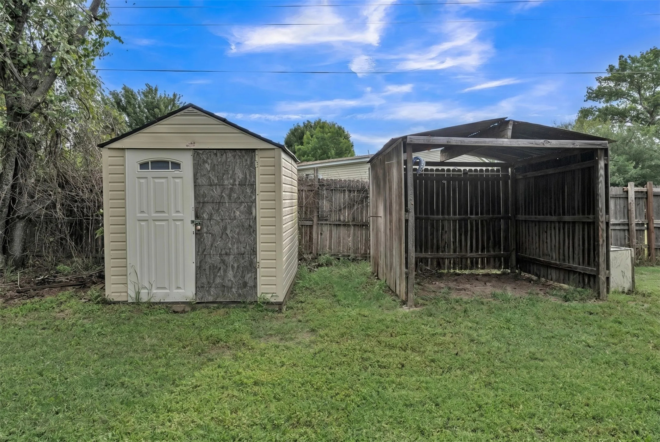 Mobile Home For Sale in Tarrant County , 1909 Coral Road, Pelican Bay, Texas 76020, 3 Bedroom, 2 Bathroom, Garage spaces, 1,152 Sqft, built in 2016, mls#21291798, Real Estate Agent in Pelican Bay, Homes For Sale in Tarrant county, Homes For Sale in Pelican Bay, Realtor in Pelican Bay Texas, Real Estate Brokerage Independent Realty Texas, Luminita Cordes Realtor