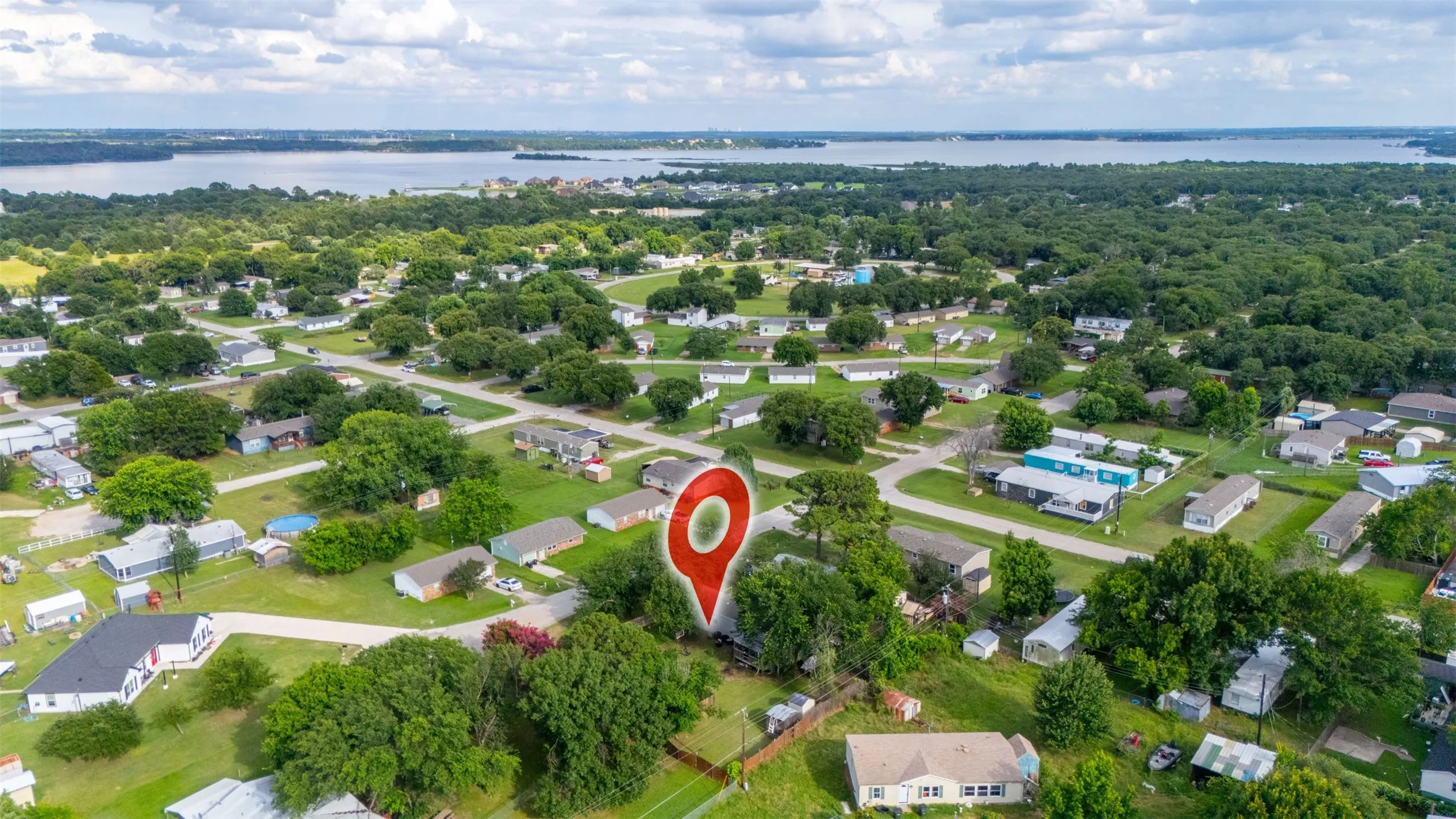 Mobile Home For Sale in Tarrant County , 1909 Coral Road, Pelican Bay, Texas 76020, 3 Bedroom, 2 Bathroom, Garage spaces, 1,152 Sqft, built in 2016, mls#21291798, Real Estate Agent in Pelican Bay, Homes For Sale in Tarrant county, Homes For Sale in Pelican Bay, Realtor in Pelican Bay Texas, Real Estate Brokerage Independent Realty Texas, Luminita Cordes Realtor