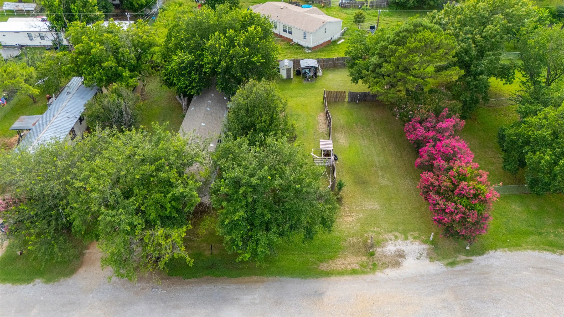 Mobile Home For Sale in Tarrant County , 1909 Coral Road, Pelican Bay, Texas 76020, 3 Bedroom, 2 Bathroom, Garage spaces, 1,152 Sqft, built in 2016, mls#21291798, Real Estate Agent in Pelican Bay, Homes For Sale in Tarrant county, Homes For Sale in Pelican Bay, Realtor in Pelican Bay Texas, Real Estate Brokerage Independent Realty Texas, Luminita Cordes Realtor