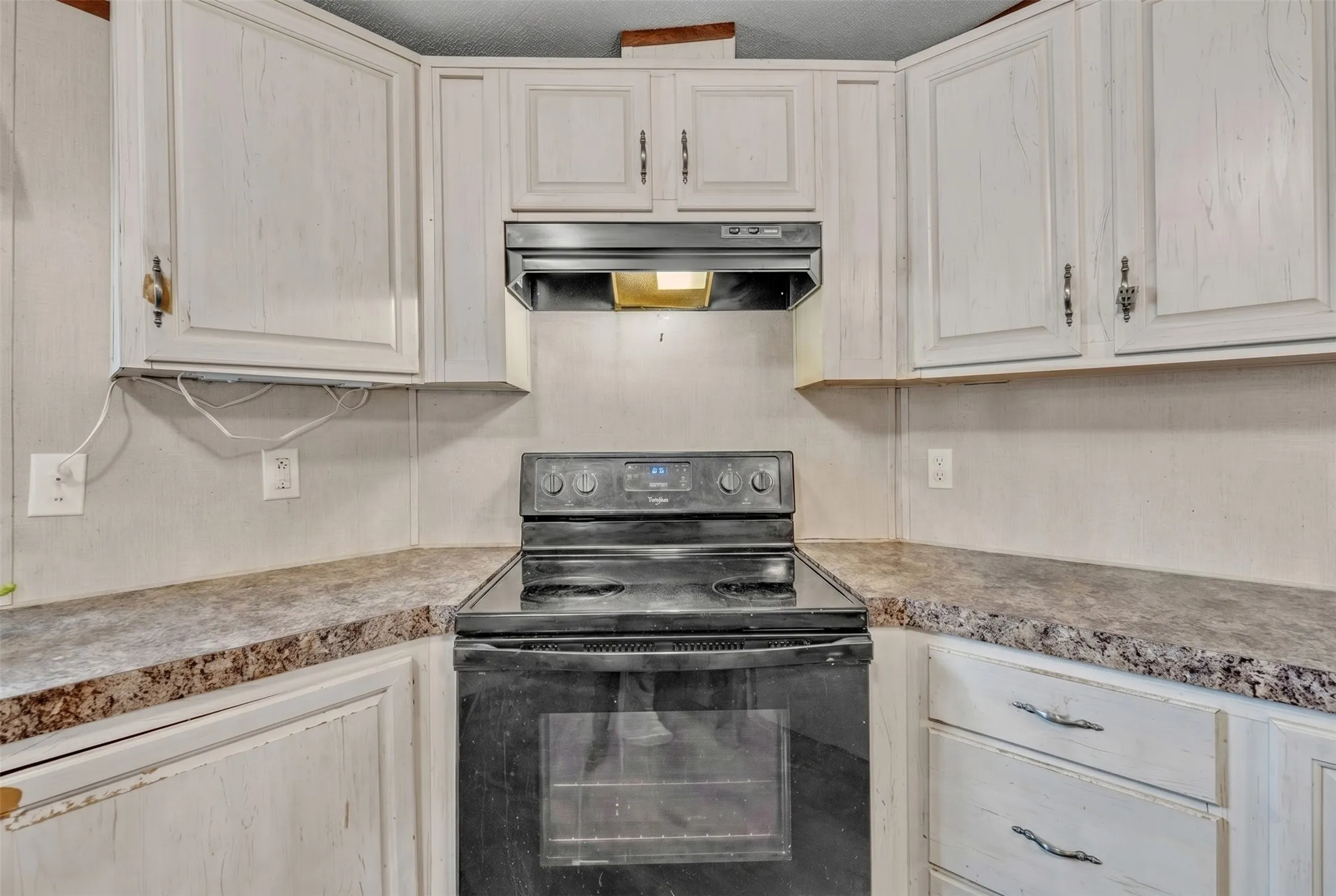 Mobile Home For Sale in Tarrant County , 1909 Coral Road, Pelican Bay, Texas 76020, 3 Bedroom, 2 Bathroom, Garage spaces, 1,152 Sqft, built in 2016, mls#21291798, Real Estate Agent in Pelican Bay, Homes For Sale in Tarrant county, Homes For Sale in Pelican Bay, Realtor in Pelican Bay Texas, Real Estate Brokerage Independent Realty Texas, Luminita Cordes Realtor