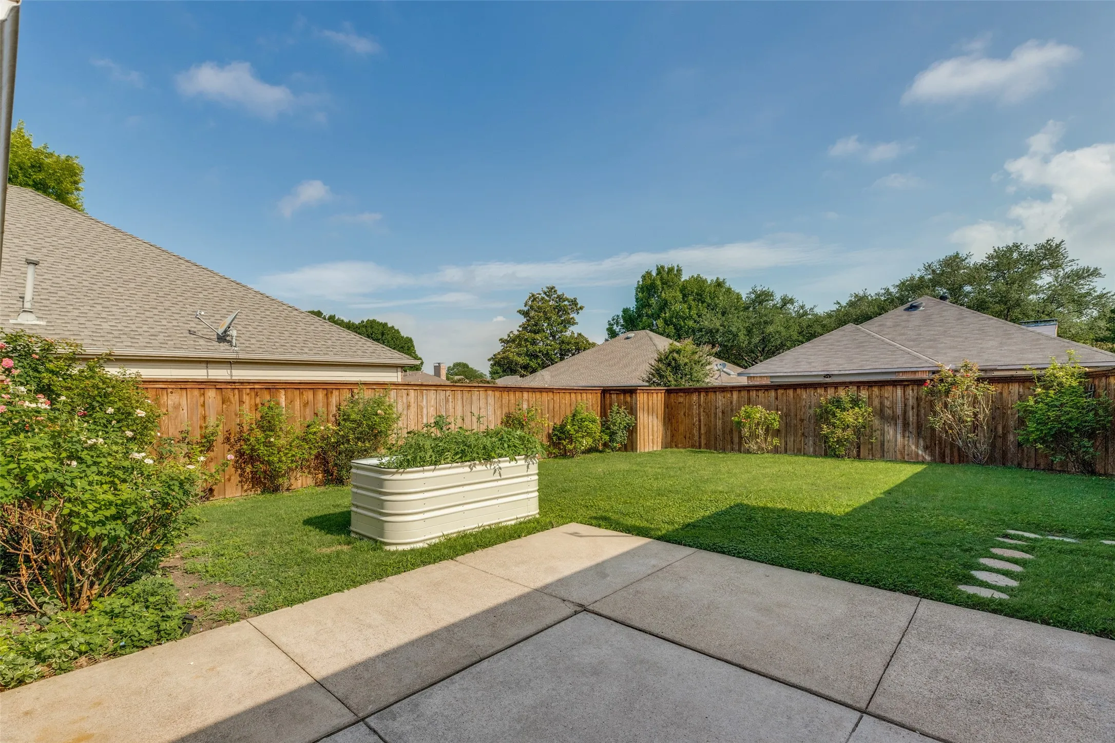 Single Family Residence For Sale in Collin County , 10518 Brandenberg Drive, Frisco, Texas 75035, 3 Bedroom, 2 Bathroom, 2 Garage spaces, 1,705 Sqft, built in 1996, mls#21291253, Real Estate Agent in Frisco, Homes For Sale in Collin county, Homes For Sale in Frisco, Realtor in Frisco Texas, Real Estate Brokerage Independent Realty Texas, Luminita Cordes Realtor