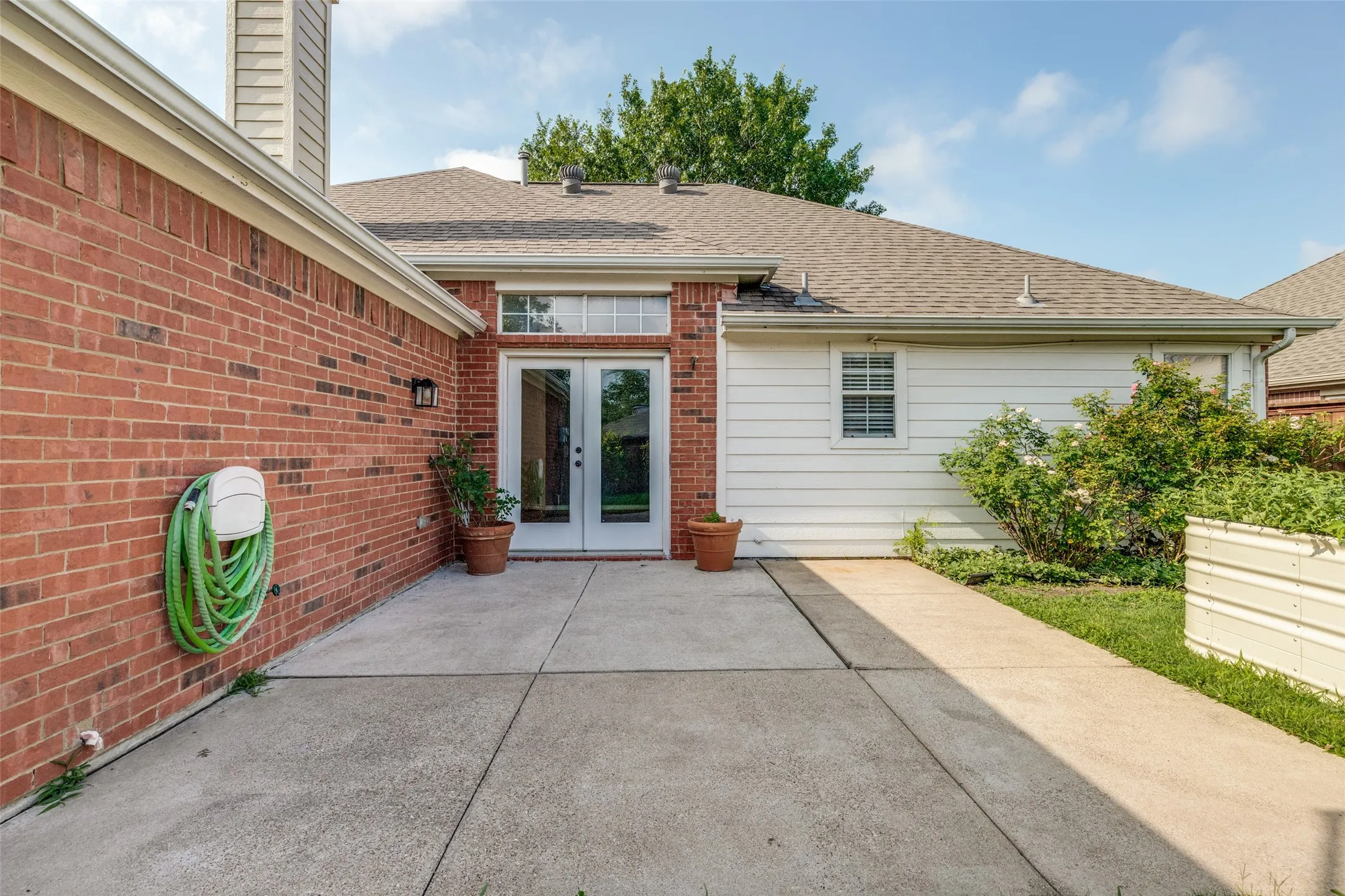 Single Family Residence For Sale in Collin County , 10518 Brandenberg Drive, Frisco, Texas 75035, 3 Bedroom, 2 Bathroom, 2 Garage spaces, 1,705 Sqft, built in 1996, mls#21291253, Real Estate Agent in Frisco, Homes For Sale in Collin county, Homes For Sale in Frisco, Realtor in Frisco Texas, Real Estate Brokerage Independent Realty Texas, Luminita Cordes Realtor