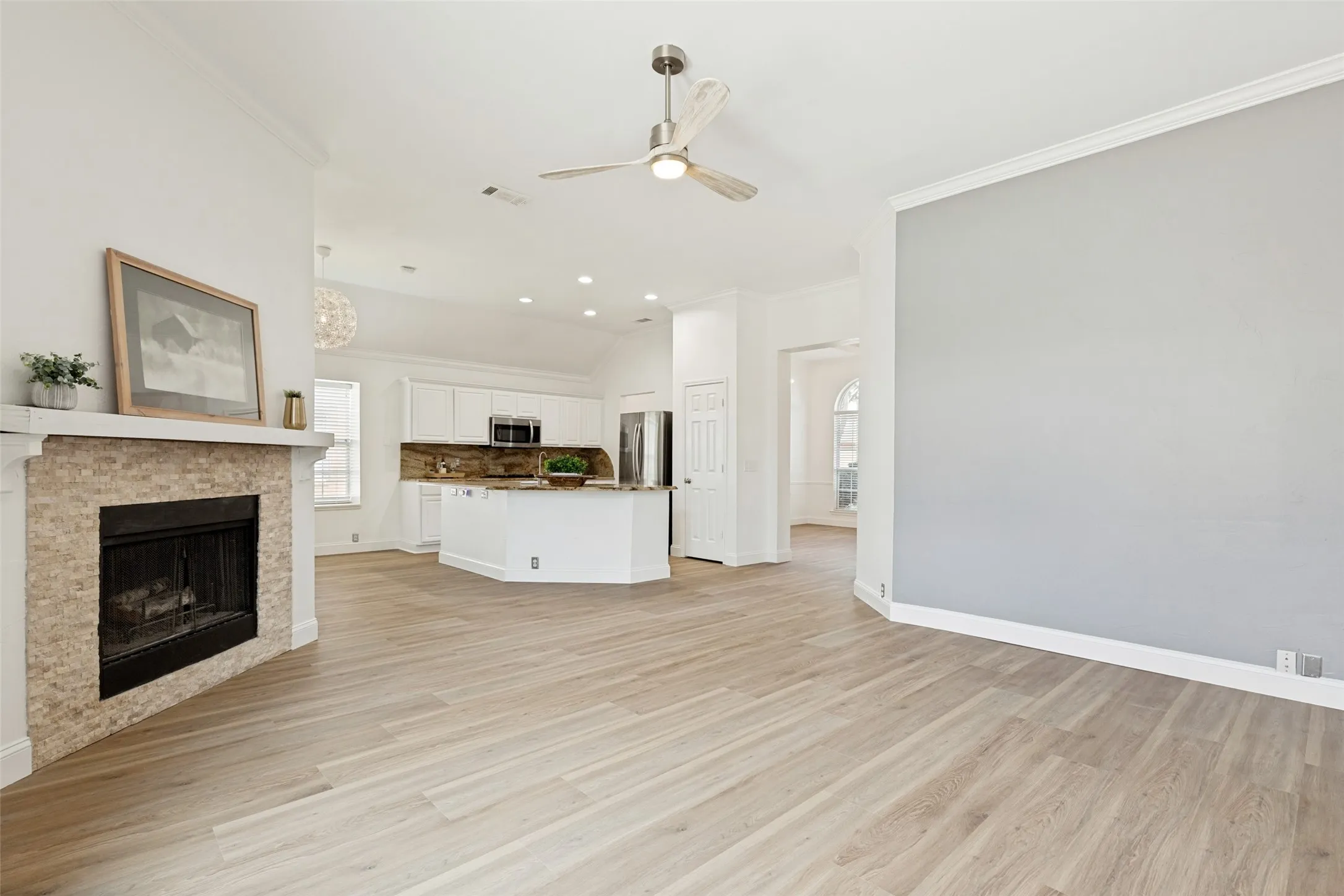 Single Family Residence For Sale in Collin County , 10518 Brandenberg Drive, Frisco, Texas 75035, 3 Bedroom, 2 Bathroom, 2 Garage spaces, 1,705 Sqft, built in 1996, mls#21291253, Real Estate Agent in Frisco, Homes For Sale in Collin county, Homes For Sale in Frisco, Realtor in Frisco Texas, Real Estate Brokerage Independent Realty Texas, Luminita Cordes Realtor