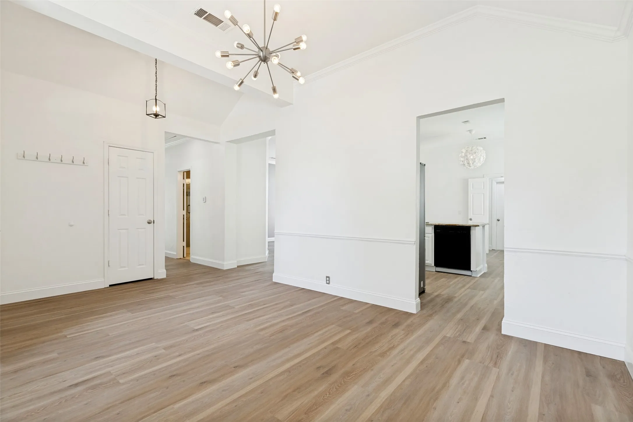 Single Family Residence For Sale in Collin County , 10518 Brandenberg Drive, Frisco, Texas 75035, 3 Bedroom, 2 Bathroom, 2 Garage spaces, 1,705 Sqft, built in 1996, mls#21291253, Real Estate Agent in Frisco, Homes For Sale in Collin county, Homes For Sale in Frisco, Realtor in Frisco Texas, Real Estate Brokerage Independent Realty Texas, Luminita Cordes Realtor