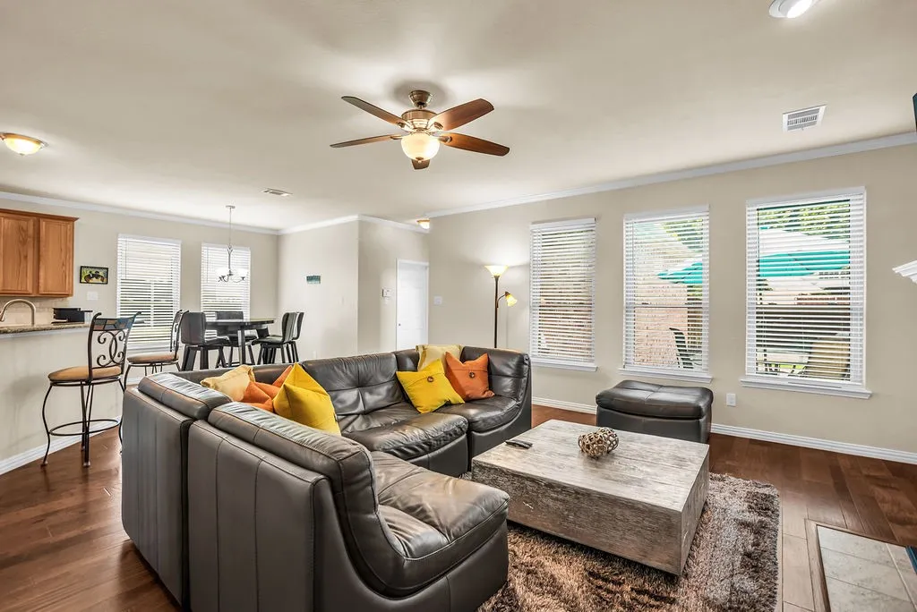 Single Family Residence For Sale in Collin County , 5700 White Pine Drive, Mc Kinney, Texas 75070, 4 Bedroom, 3 Bathroom, 3 Garage spaces, 3,002 Sqft, built in 2000, mls#21279465, Real Estate Agent in Mc Kinney, Homes For Sale in Collin county, Homes For Sale in Mc Kinney, Realtor in Mc Kinney Texas, Real Estate Brokerage Independent Realty Texas, Luminita Cordes Realtor
