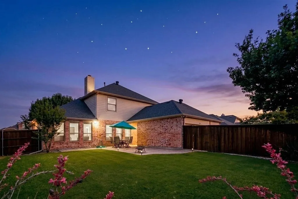 Single Family Residence For Sale in Collin County , 5700 White Pine Drive, Mc Kinney, Texas 75070, 4 Bedroom, 3 Bathroom, 3 Garage spaces, 3,002 Sqft, built in 2000, mls#21279465, Real Estate Agent in Mc Kinney, Homes For Sale in Collin county, Homes For Sale in Mc Kinney, Realtor in Mc Kinney Texas, Real Estate Brokerage Independent Realty Texas, Luminita Cordes Realtor