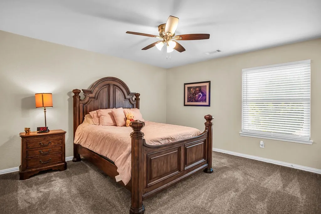 Single Family Residence For Sale in Collin County , 5700 White Pine Drive, Mc Kinney, Texas 75070, 4 Bedroom, 3 Bathroom, 3 Garage spaces, 3,002 Sqft, built in 2000, mls#21279465, Real Estate Agent in Mc Kinney, Homes For Sale in Collin county, Homes For Sale in Mc Kinney, Realtor in Mc Kinney Texas, Real Estate Brokerage Independent Realty Texas, Luminita Cordes Realtor