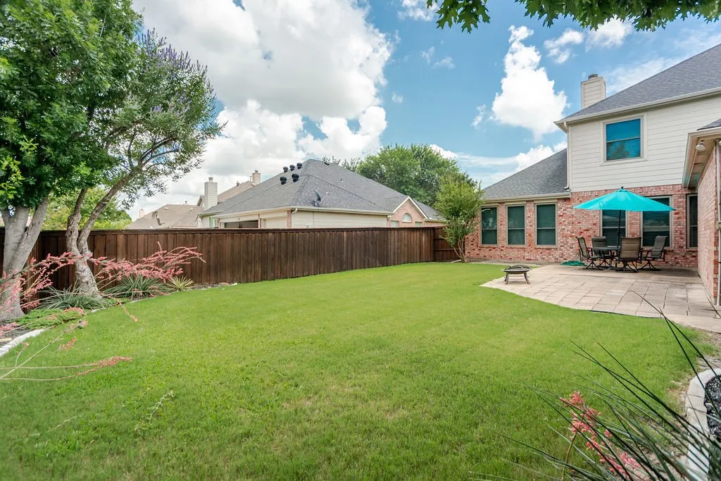 Single Family Residence For Sale in Collin County , 5700 White Pine Drive, Mc Kinney, Texas 75070, 4 Bedroom, 3 Bathroom, 3 Garage spaces, 3,002 Sqft, built in 2000, mls#21279465, Real Estate Agent in Mc Kinney, Homes For Sale in Collin county, Homes For Sale in Mc Kinney, Realtor in Mc Kinney Texas, Real Estate Brokerage Independent Realty Texas, Luminita Cordes Realtor