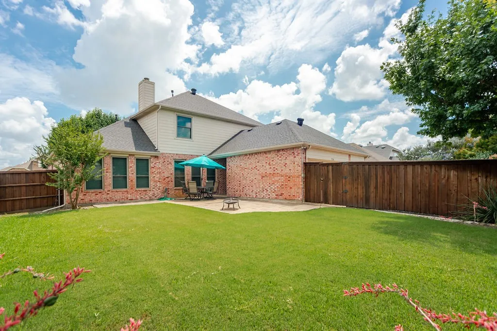 Single Family Residence For Sale in Collin County , 5700 White Pine Drive, Mc Kinney, Texas 75070, 4 Bedroom, 3 Bathroom, 3 Garage spaces, 3,002 Sqft, built in 2000, mls#21279465, Real Estate Agent in Mc Kinney, Homes For Sale in Collin county, Homes For Sale in Mc Kinney, Realtor in Mc Kinney Texas, Real Estate Brokerage Independent Realty Texas, Luminita Cordes Realtor