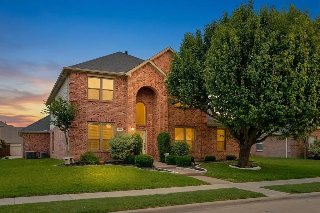 Single Family Residence For Sale in Collin County , 5700 White Pine Drive, Mc Kinney, Texas 75070, 4 Bedroom, 3 Bathroom, 3 Garage spaces, 3,002 Sqft, built in 2000, mls#21279465, Real Estate Agent in Mc Kinney, Homes For Sale in Collin county, Homes For Sale in Mc Kinney, Realtor in Mc Kinney Texas, Real Estate Brokerage Independent Realty Texas, Luminita Cordes Realtor