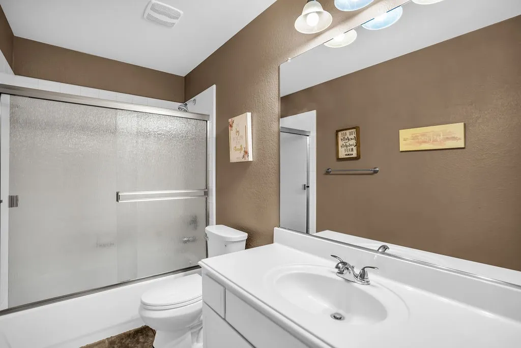 Single Family Residence For Sale in Collin County , 5700 White Pine Drive, Mc Kinney, Texas 75070, 4 Bedroom, 3 Bathroom, 3 Garage spaces, 3,002 Sqft, built in 2000, mls#21279465, Real Estate Agent in Mc Kinney, Homes For Sale in Collin county, Homes For Sale in Mc Kinney, Realtor in Mc Kinney Texas, Real Estate Brokerage Independent Realty Texas, Luminita Cordes Realtor