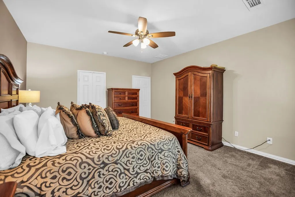 Single Family Residence For Sale in Collin County , 5700 White Pine Drive, Mc Kinney, Texas 75070, 4 Bedroom, 3 Bathroom, 3 Garage spaces, 3,002 Sqft, built in 2000, mls#21279465, Real Estate Agent in Mc Kinney, Homes For Sale in Collin county, Homes For Sale in Mc Kinney, Realtor in Mc Kinney Texas, Real Estate Brokerage Independent Realty Texas, Luminita Cordes Realtor