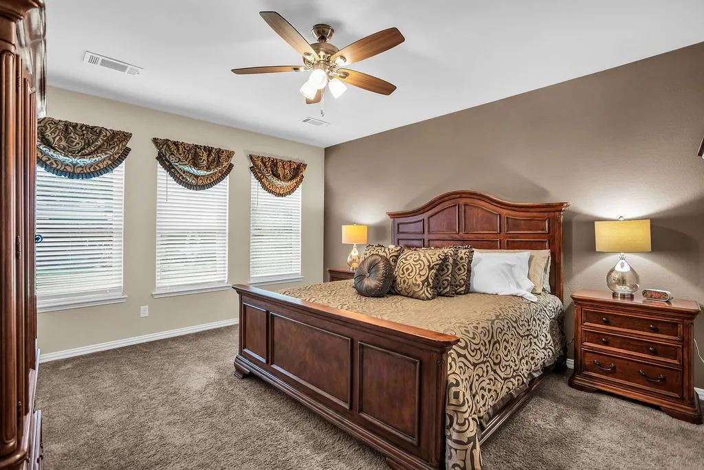 Single Family Residence For Sale in Collin County , 5700 White Pine Drive, Mc Kinney, Texas 75070, 4 Bedroom, 3 Bathroom, 3 Garage spaces, 3,002 Sqft, built in 2000, mls#21279465, Real Estate Agent in Mc Kinney, Homes For Sale in Collin county, Homes For Sale in Mc Kinney, Realtor in Mc Kinney Texas, Real Estate Brokerage Independent Realty Texas, Luminita Cordes Realtor