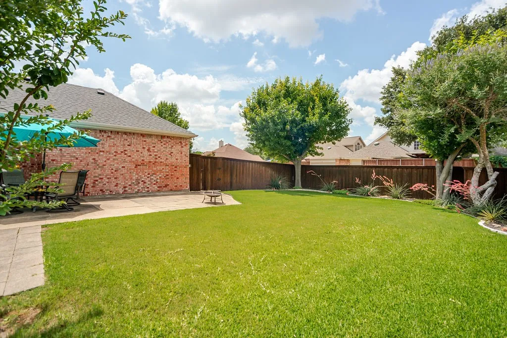 Single Family Residence For Sale in Collin County , 5700 White Pine Drive, Mc Kinney, Texas 75070, 4 Bedroom, 3 Bathroom, 3 Garage spaces, 3,002 Sqft, built in 2000, mls#21279465, Real Estate Agent in Mc Kinney, Homes For Sale in Collin county, Homes For Sale in Mc Kinney, Realtor in Mc Kinney Texas, Real Estate Brokerage Independent Realty Texas, Luminita Cordes Realtor
