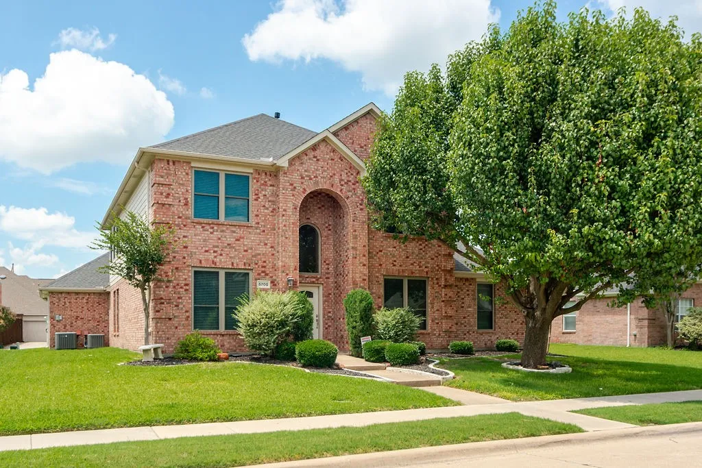 Single Family Residence For Sale in Collin County , 5700 White Pine Drive, Mc Kinney, Texas 75070, 4 Bedroom, 3 Bathroom, 3 Garage spaces, 3,002 Sqft, built in 2000, mls#21279465, Real Estate Agent in Mc Kinney, Homes For Sale in Collin county, Homes For Sale in Mc Kinney, Realtor in Mc Kinney Texas, Real Estate Brokerage Independent Realty Texas, Luminita Cordes Realtor