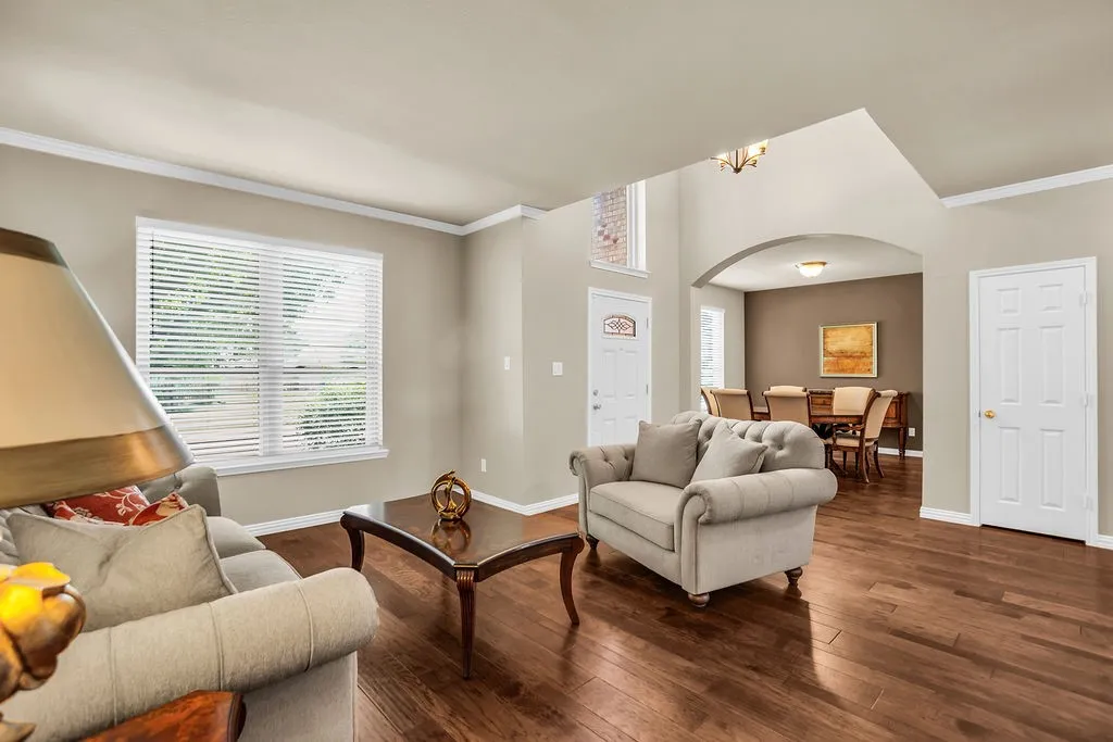 Single Family Residence For Sale in Collin County , 5700 White Pine Drive, Mc Kinney, Texas 75070, 4 Bedroom, 3 Bathroom, 3 Garage spaces, 3,002 Sqft, built in 2000, mls#21279465, Real Estate Agent in Mc Kinney, Homes For Sale in Collin county, Homes For Sale in Mc Kinney, Realtor in Mc Kinney Texas, Real Estate Brokerage Independent Realty Texas, Luminita Cordes Realtor