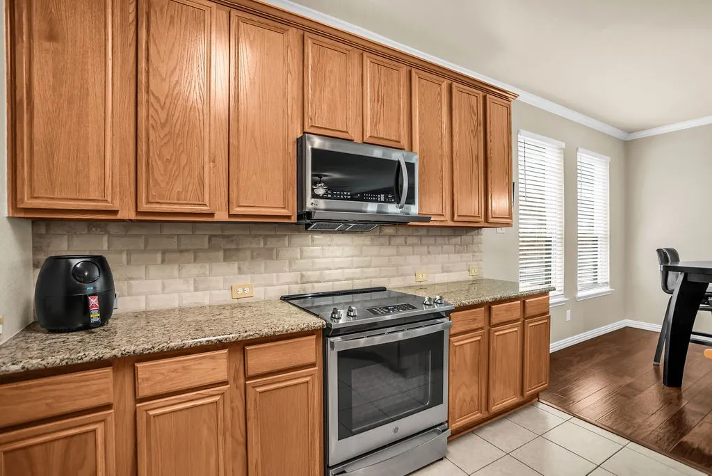 Single Family Residence For Sale in Collin County , 5700 White Pine Drive, Mc Kinney, Texas 75070, 4 Bedroom, 3 Bathroom, 3 Garage spaces, 3,002 Sqft, built in 2000, mls#21279465, Real Estate Agent in Mc Kinney, Homes For Sale in Collin county, Homes For Sale in Mc Kinney, Realtor in Mc Kinney Texas, Real Estate Brokerage Independent Realty Texas, Luminita Cordes Realtor