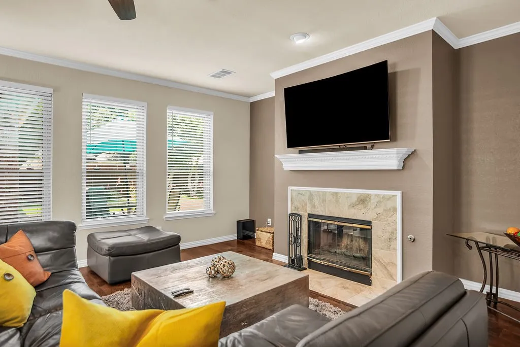 Single Family Residence For Sale in Collin County , 5700 White Pine Drive, Mc Kinney, Texas 75070, 4 Bedroom, 3 Bathroom, 3 Garage spaces, 3,002 Sqft, built in 2000, mls#21279465, Real Estate Agent in Mc Kinney, Homes For Sale in Collin county, Homes For Sale in Mc Kinney, Realtor in Mc Kinney Texas, Real Estate Brokerage Independent Realty Texas, Luminita Cordes Realtor