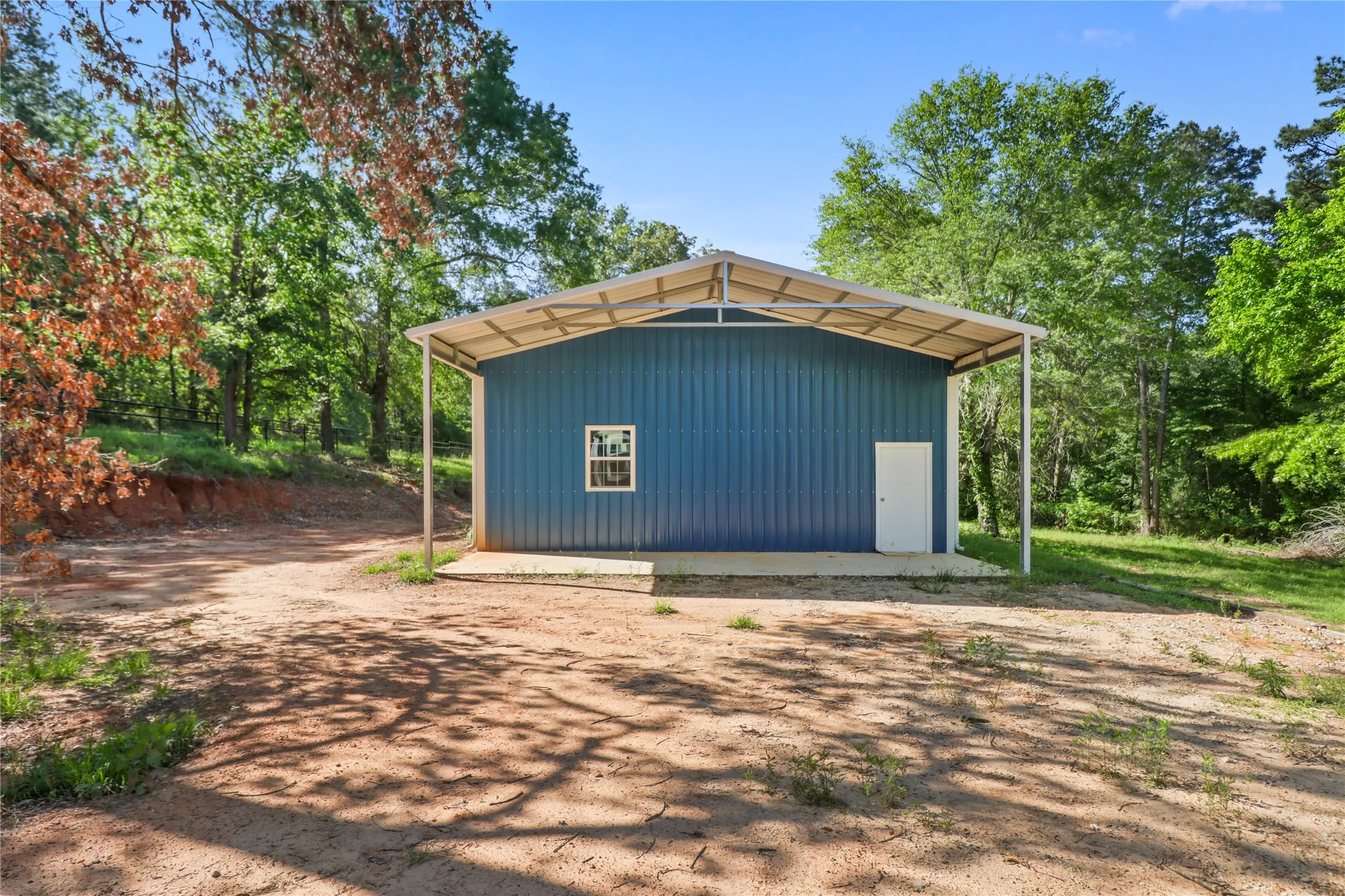 Single Family Residence For Sale in Anderson County , 351 Private Road 6294, Palestine, Texas 75801, 3 Bedroom, 2 Bathroom, Garage spaces, 1,344 Sqft, built in 2023, mls#21288656, Real Estate Agent in Palestine, Homes For Sale in Anderson county, Homes For Sale in Palestine, Realtor in Palestine Texas, Real Estate Brokerage Independent Realty Texas, Luminita Cordes Realtor