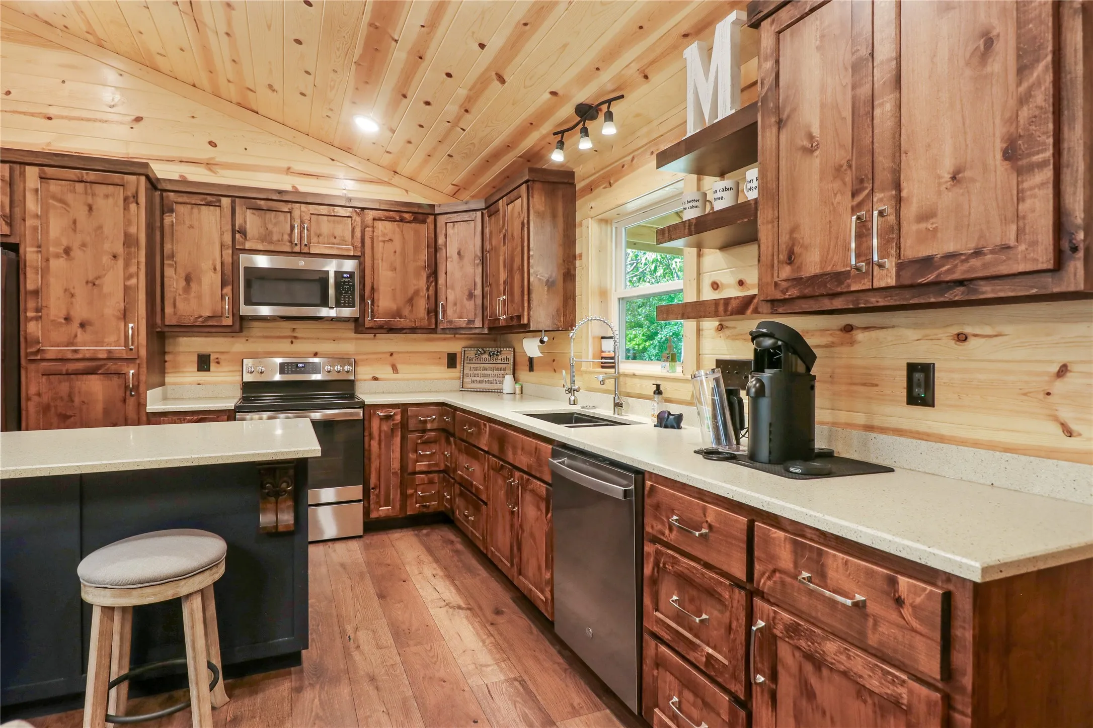 Single Family Residence For Sale in Anderson County , 351 Private Road 6294, Palestine, Texas 75801, 3 Bedroom, 2 Bathroom, Garage spaces, 1,344 Sqft, built in 2023, mls#21288656, Real Estate Agent in Palestine, Homes For Sale in Anderson county, Homes For Sale in Palestine, Realtor in Palestine Texas, Real Estate Brokerage Independent Realty Texas, Luminita Cordes Realtor