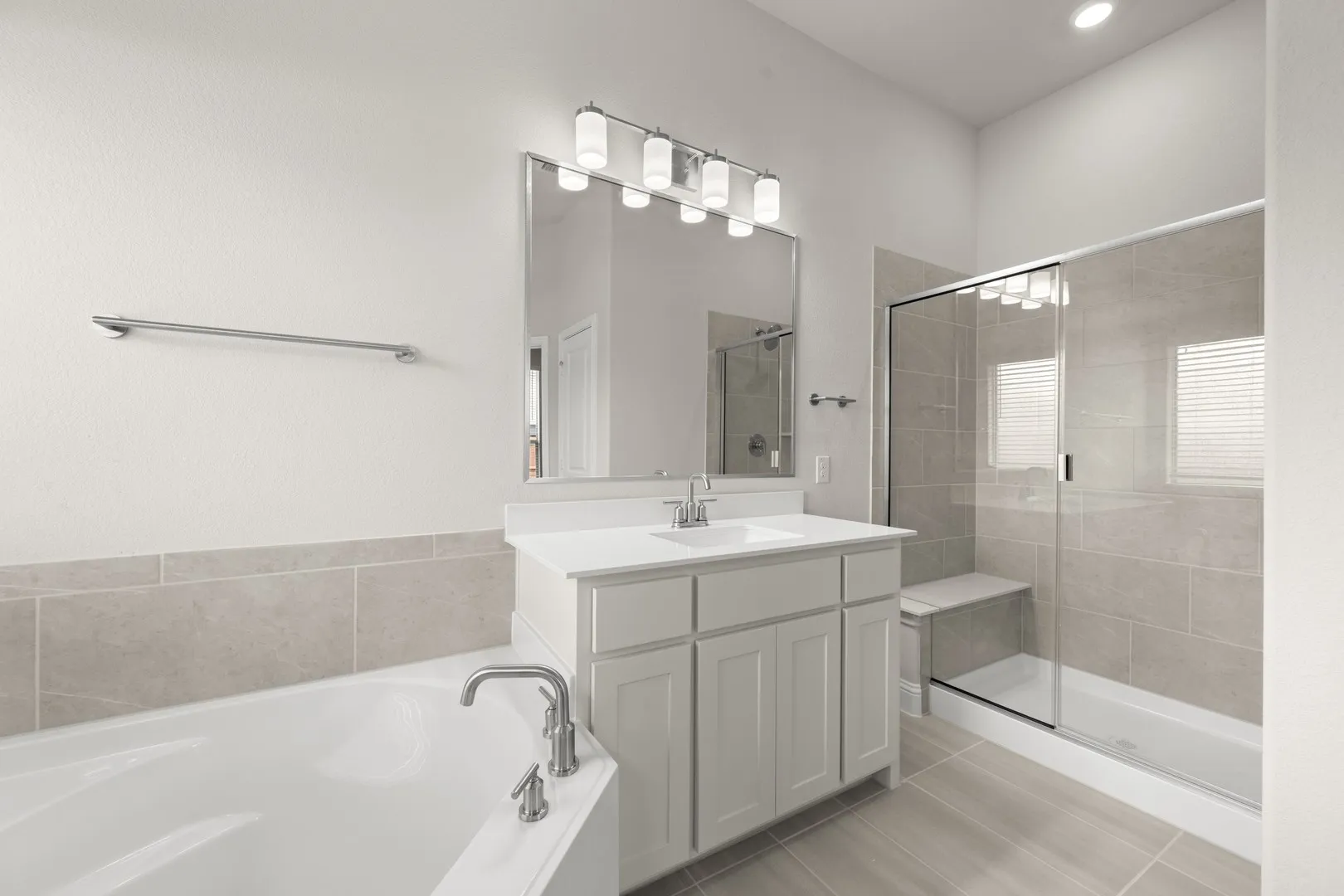 DFW-Mockingbird Hills-Concept 2267-10 Osprey Street- Primary Suite- Risewell Homes-5