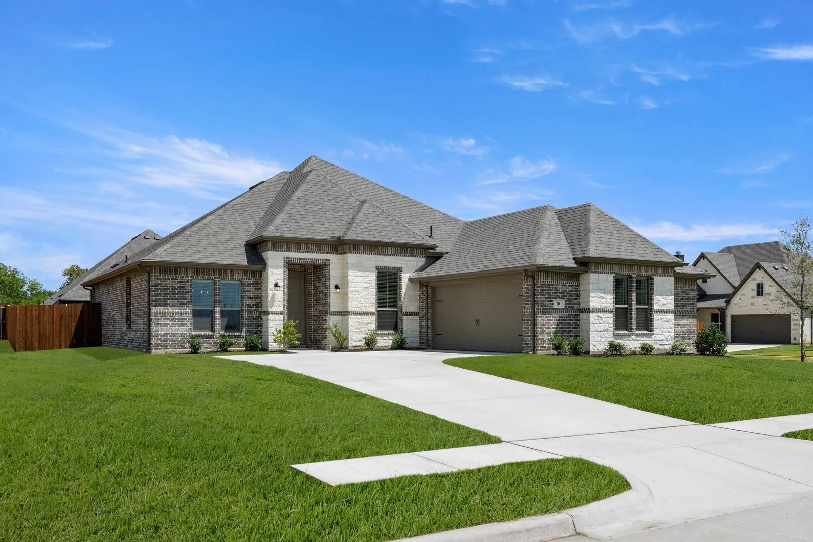 DFW-Mockingbird Hills-Concept 2267-10 Osprey Street-Front Exterior-Risewell Homes-2