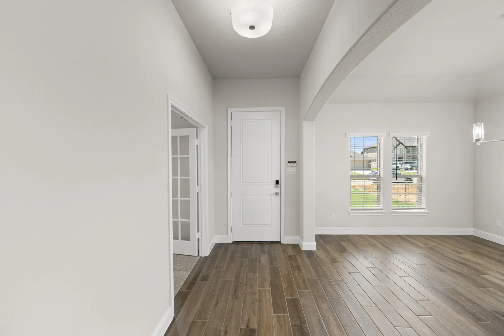 DFW-Mockingbird Hills-Concept 2267-10 Osprey Street- Entry r-Risewell Homes