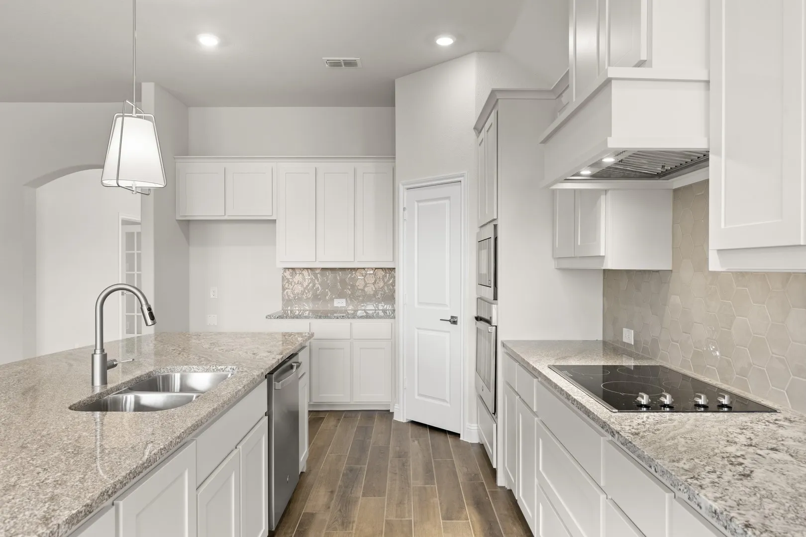DFW-Mockingbird Hills-Concept 2267-10 Osprey Street- Kitchen-Risewell Homes-3