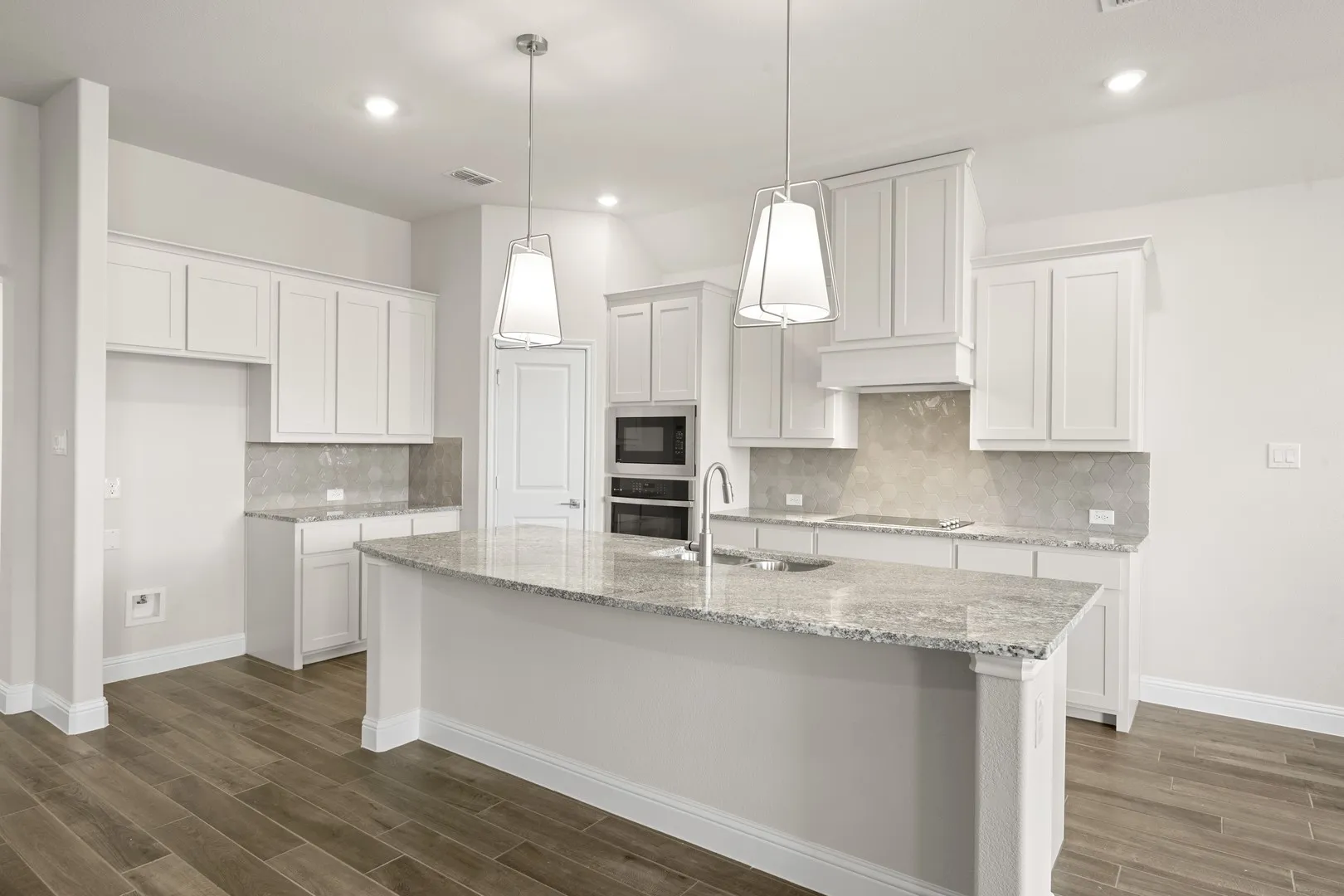 DFW-Mockingbird Hills-Concept 2267-10 Osprey Street- Kitchen-Risewell Homes-2