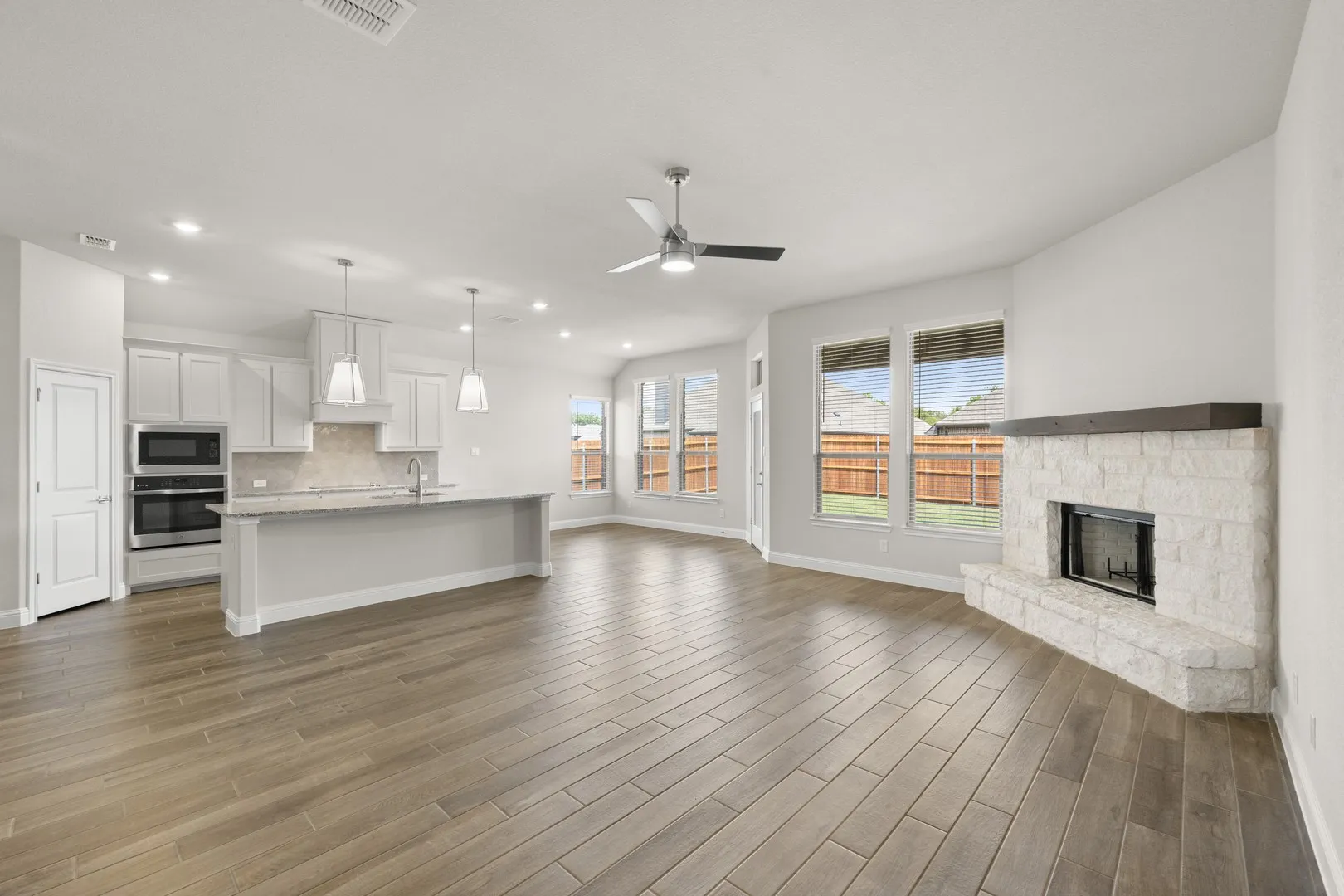 DFW-Mockingbird Hills-Concept 2267-10 Osprey Street- Living Room- Risewell Homes-2