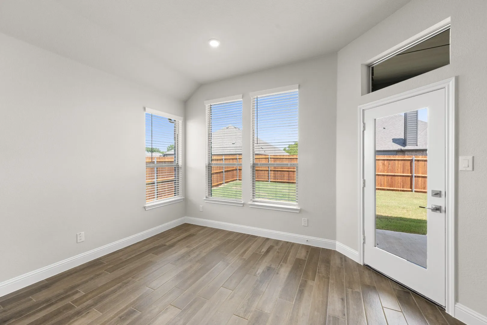 DFW-Mockingbird Hills-Concept 2267-10 Osprey Street- Breakfast nook- Risewell Homes