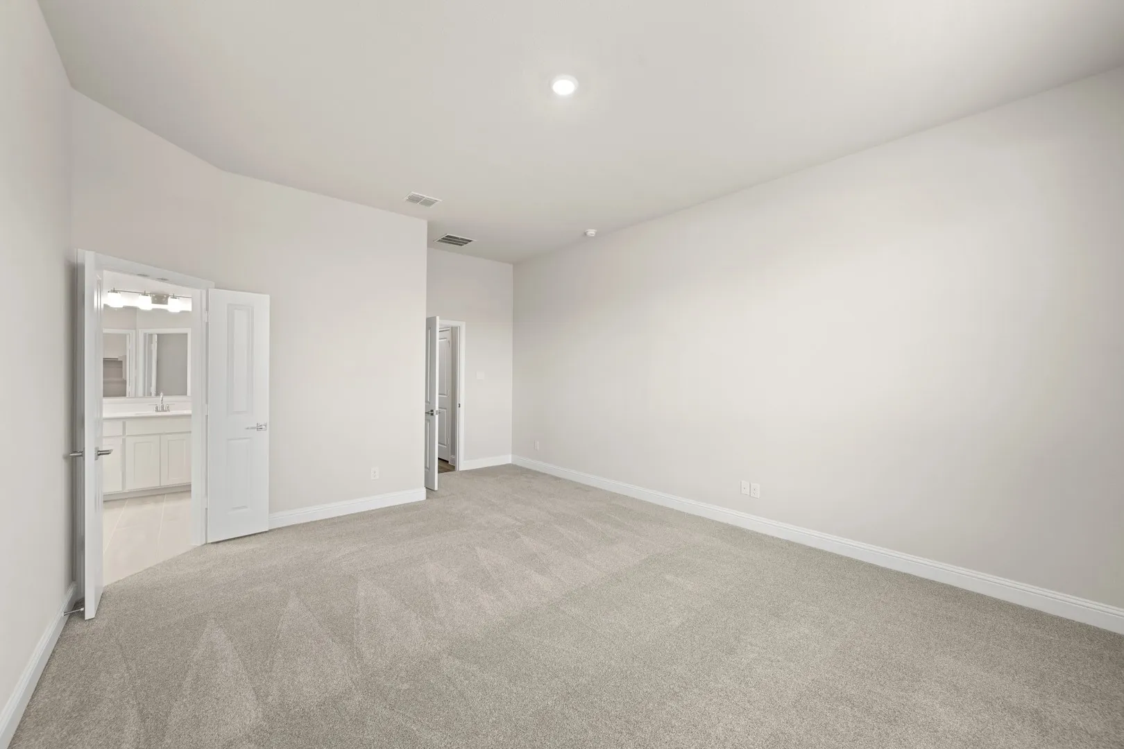 DFW-Mockingbird Hills-Concept 2267-10 Osprey Street- Primary Suite- Risewell Homes-2