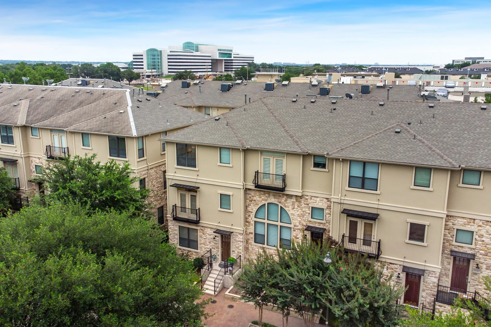 Townhouse For Sale in Collin County , 5728 Robbie Road, Plano, Texas 75024, 3 Bedroom, 4 Bathroom, 2 Garage spaces, 2,050 Sqft, built in 2006, mls#21286984, Real Estate Agent in Plano, Homes For Sale in Collin county, Homes For Sale in Plano, Realtor in Plano Texas, Real Estate Brokerage Independent Realty Texas, Luminita Cordes Realtor