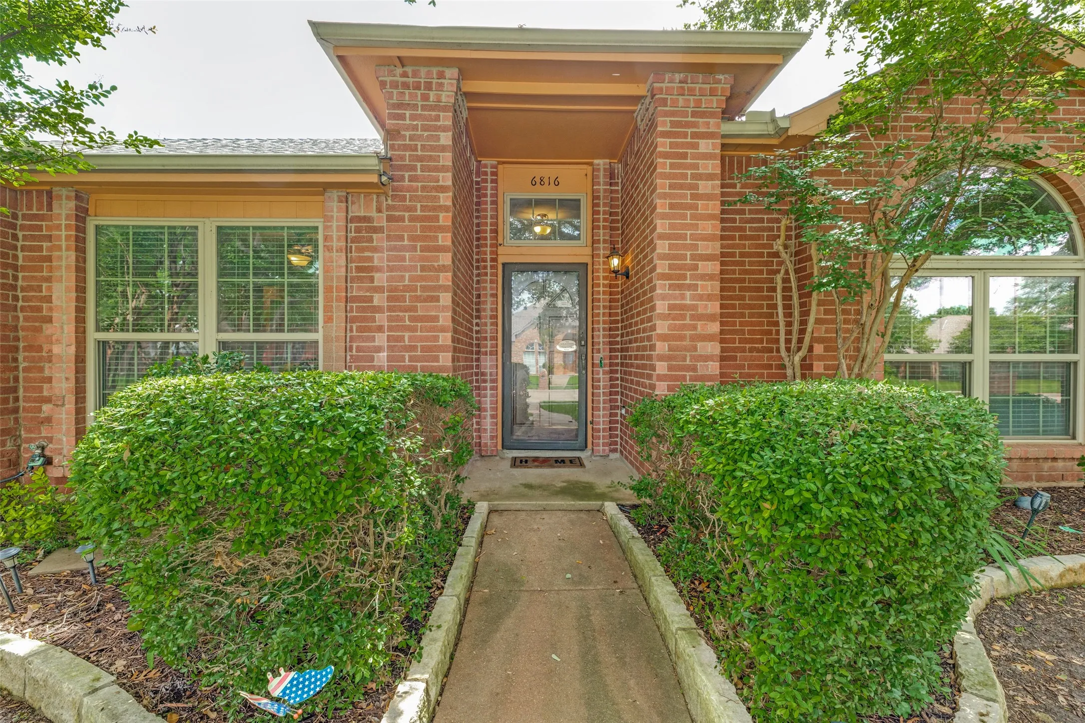 Single Family Residence For Sale in Collin County , 6816 Aimpoint Drive, Plano, Texas 75023, 4 Bedroom, 2 Bathroom, 2 Garage spaces, 2,153 Sqft, built in 1987, mls#21291927, Real Estate Agent in Plano, Homes For Sale in Collin county, Homes For Sale in Plano, Realtor in Plano Texas, Real Estate Brokerage Independent Realty Texas, Luminita Cordes Realtor