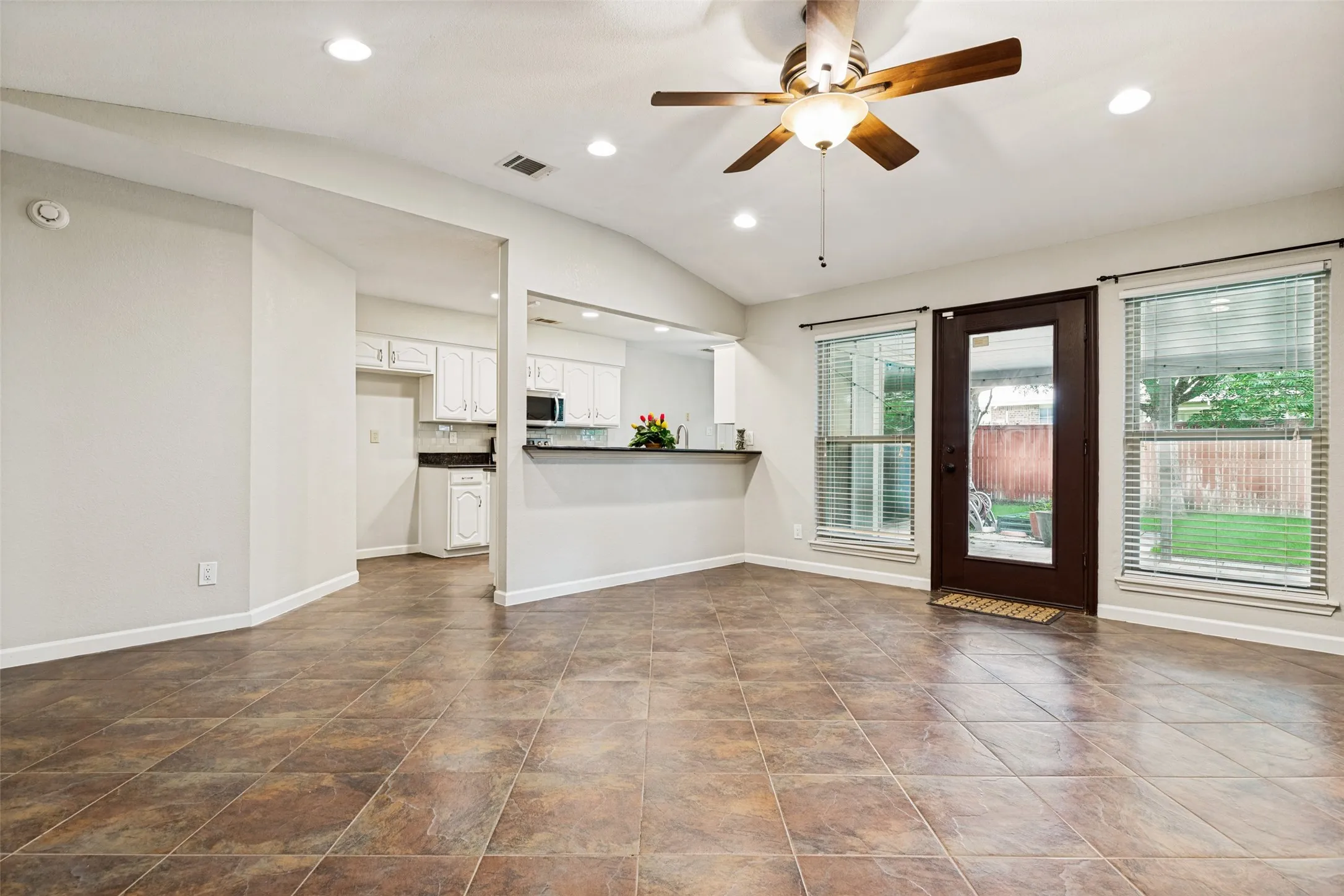 Single Family Residence For Sale in Collin County , 6816 Aimpoint Drive, Plano, Texas 75023, 4 Bedroom, 2 Bathroom, 2 Garage spaces, 2,153 Sqft, built in 1987, mls#21291927, Real Estate Agent in Plano, Homes For Sale in Collin county, Homes For Sale in Plano, Realtor in Plano Texas, Real Estate Brokerage Independent Realty Texas, Luminita Cordes Realtor