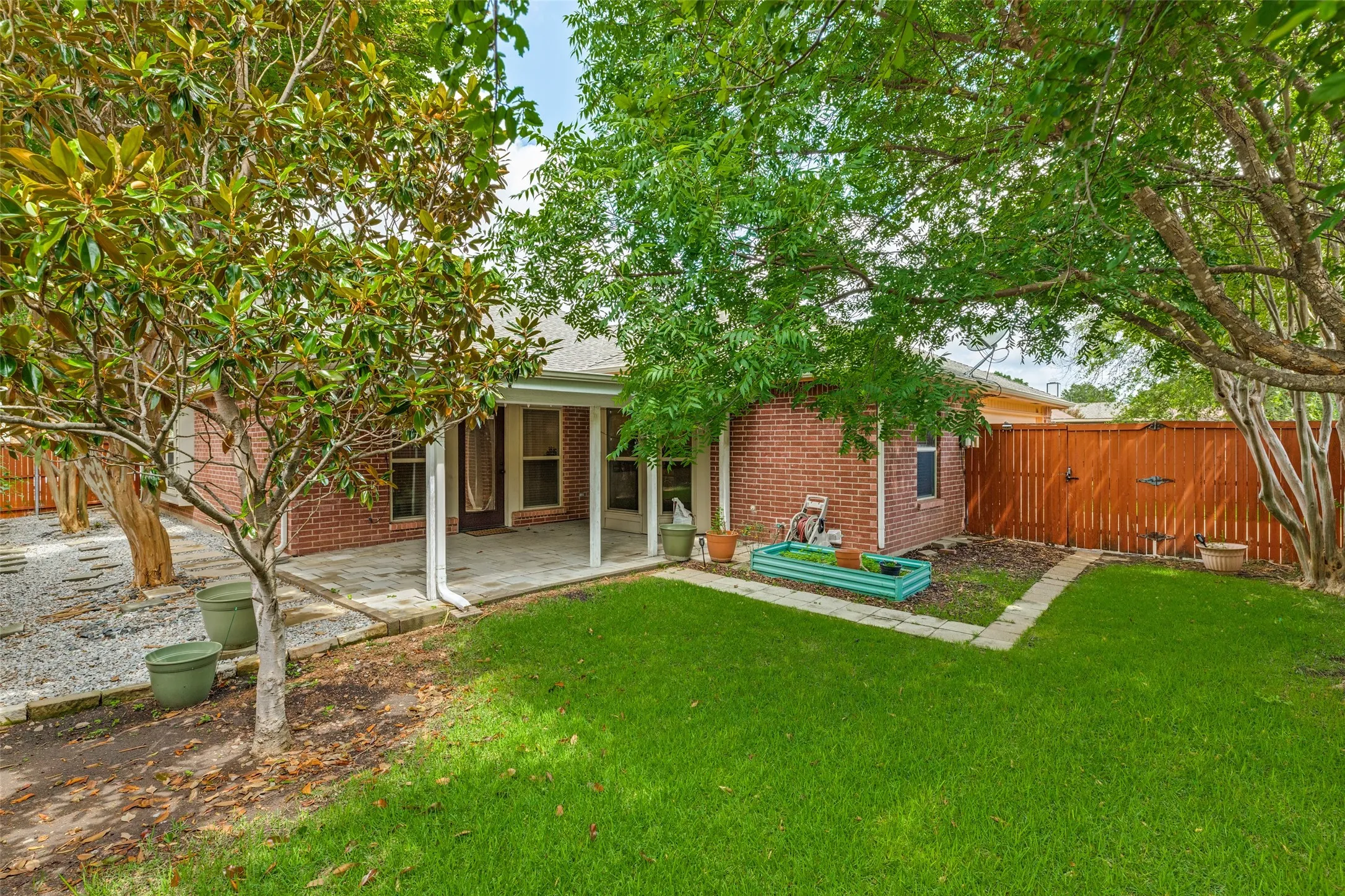 Single Family Residence For Sale in Collin County , 6816 Aimpoint Drive, Plano, Texas 75023, 4 Bedroom, 2 Bathroom, 2 Garage spaces, 2,153 Sqft, built in 1987, mls#21291927, Real Estate Agent in Plano, Homes For Sale in Collin county, Homes For Sale in Plano, Realtor in Plano Texas, Real Estate Brokerage Independent Realty Texas, Luminita Cordes Realtor