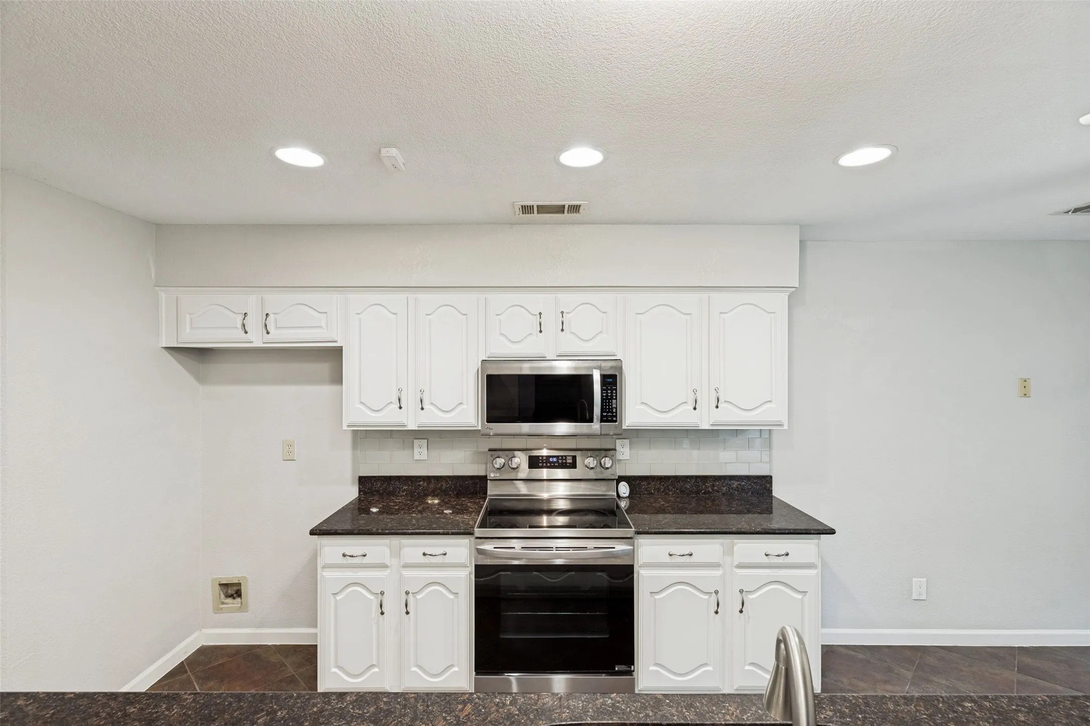 Single Family Residence For Sale in Collin County , 6816 Aimpoint Drive, Plano, Texas 75023, 4 Bedroom, 2 Bathroom, 2 Garage spaces, 2,153 Sqft, built in 1987, mls#21291927, Real Estate Agent in Plano, Homes For Sale in Collin county, Homes For Sale in Plano, Realtor in Plano Texas, Real Estate Brokerage Independent Realty Texas, Luminita Cordes Realtor