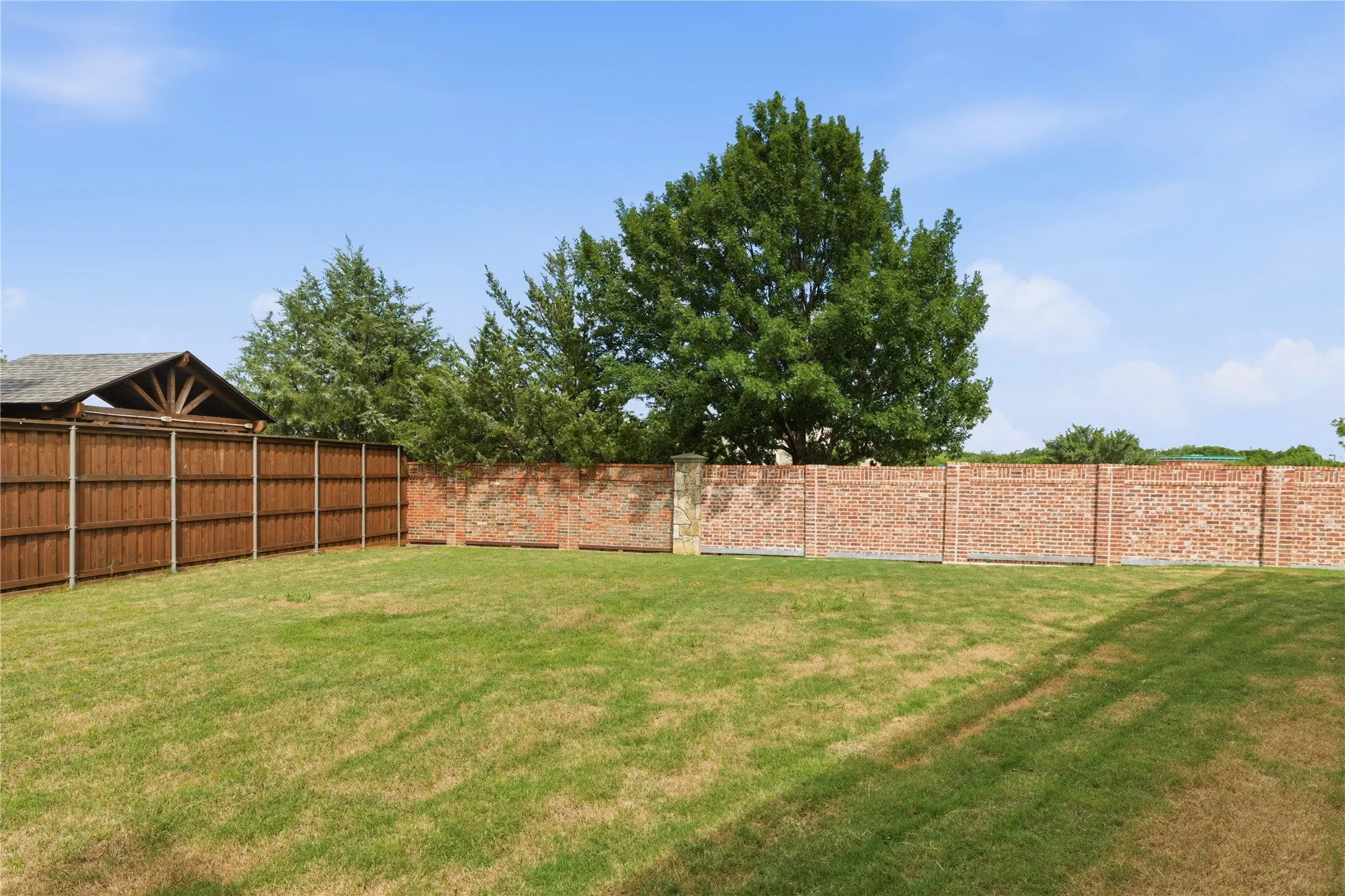 Single Family Residence For Sale in Denton County , 4625 The Landings Court, Frisco, Texas 75033, 5 Bedroom, 4 Bathroom, 3 Garage spaces, 4,439 Sqft, built in 2006, mls#21292434, Real Estate Agent in Frisco, Homes For Sale in Denton county, Homes For Sale in Frisco, Realtor in Frisco Texas, Real Estate Brokerage Independent Realty Texas, Luminita Cordes Realtor