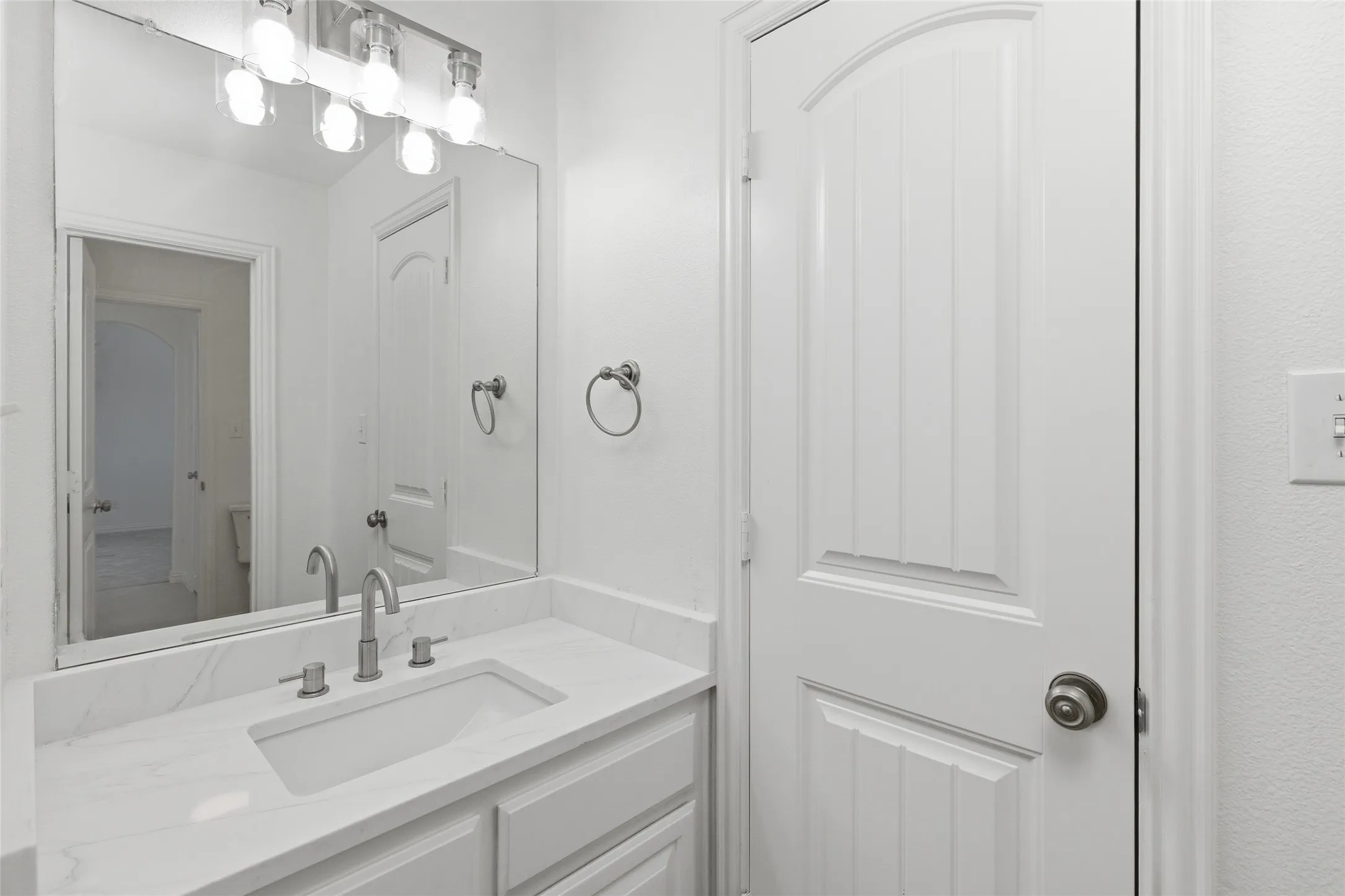Single Family Residence For Sale in Denton County , 4625 The Landings Court, Frisco, Texas 75033, 5 Bedroom, 4 Bathroom, 3 Garage spaces, 4,439 Sqft, built in 2006, mls#21292434, Real Estate Agent in Frisco, Homes For Sale in Denton county, Homes For Sale in Frisco, Realtor in Frisco Texas, Real Estate Brokerage Independent Realty Texas, Luminita Cordes Realtor