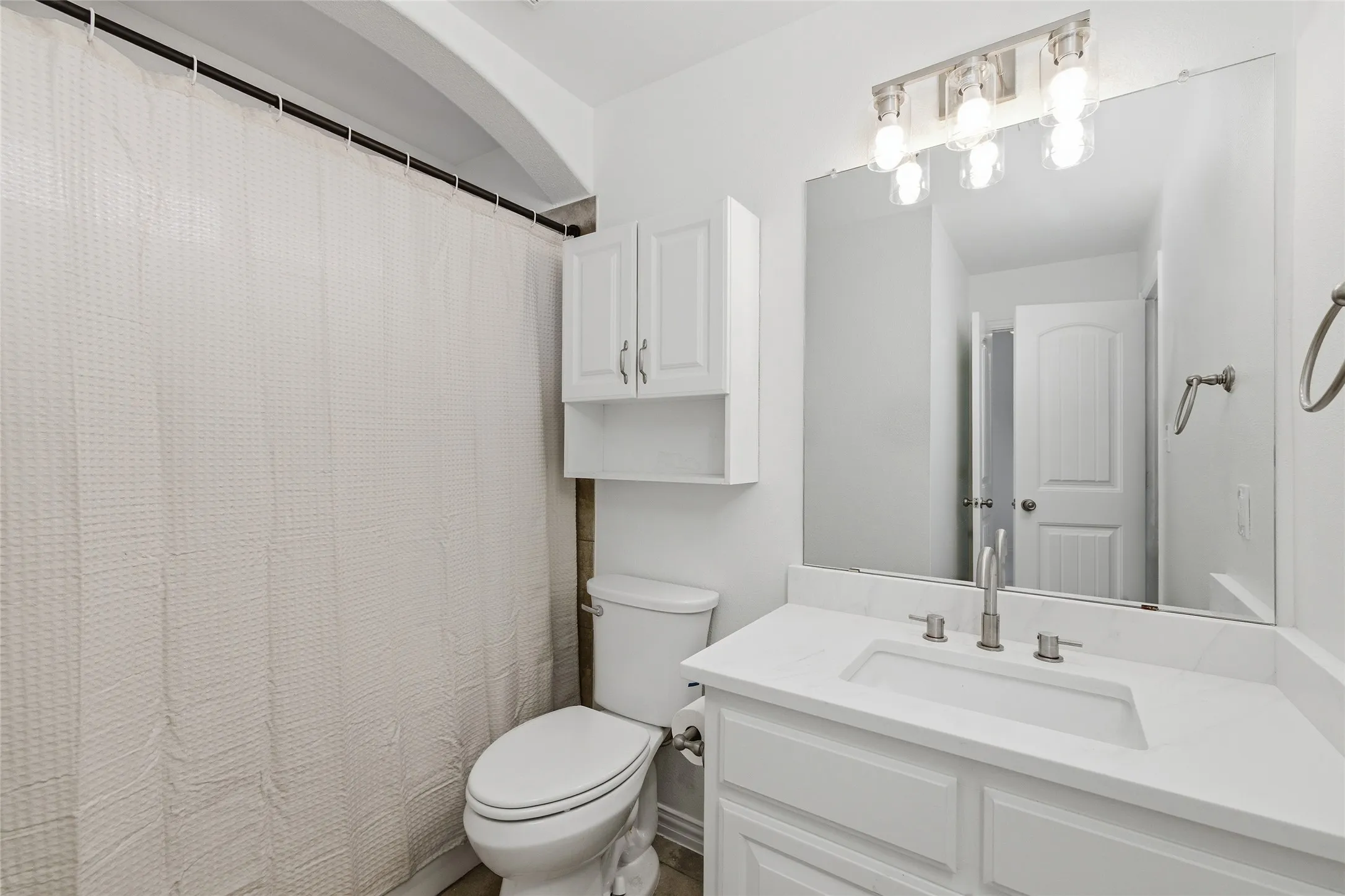 Single Family Residence For Sale in Denton County , 4625 The Landings Court, Frisco, Texas 75033, 5 Bedroom, 4 Bathroom, 3 Garage spaces, 4,439 Sqft, built in 2006, mls#21292434, Real Estate Agent in Frisco, Homes For Sale in Denton county, Homes For Sale in Frisco, Realtor in Frisco Texas, Real Estate Brokerage Independent Realty Texas, Luminita Cordes Realtor