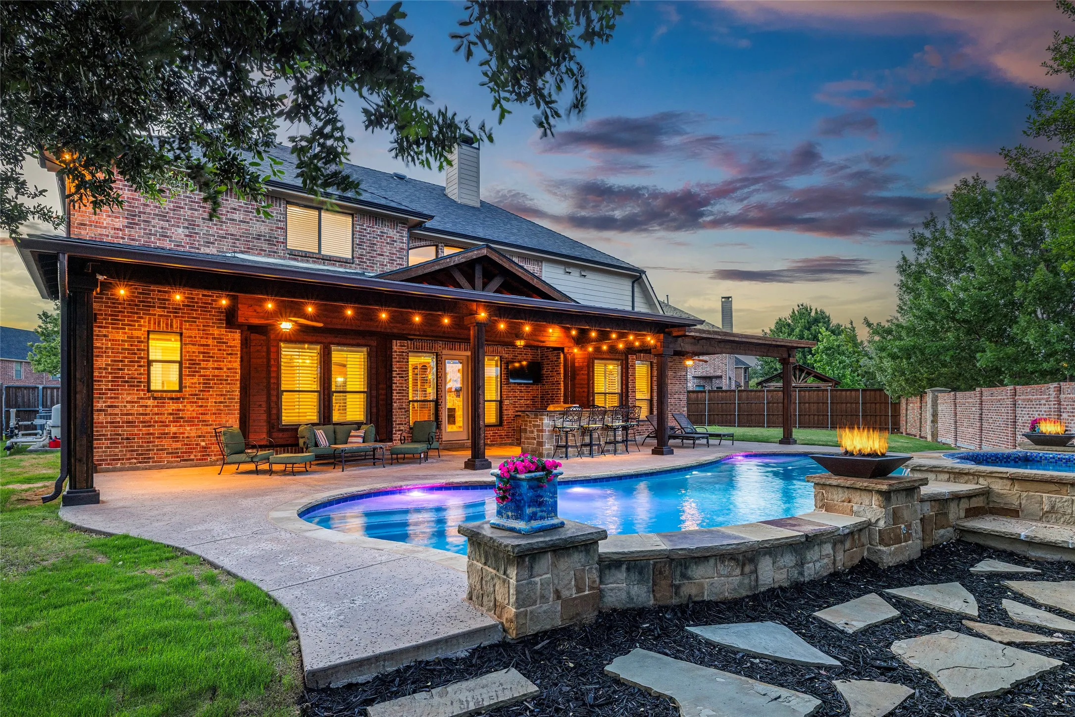 Single Family Residence For Sale in Denton County , 4625 The Landings Court, Frisco, Texas 75033, 5 Bedroom, 4 Bathroom, 3 Garage spaces, 4,439 Sqft, built in 2006, mls#21292434, Real Estate Agent in Frisco, Homes For Sale in Denton county, Homes For Sale in Frisco, Realtor in Frisco Texas, Real Estate Brokerage Independent Realty Texas, Luminita Cordes Realtor