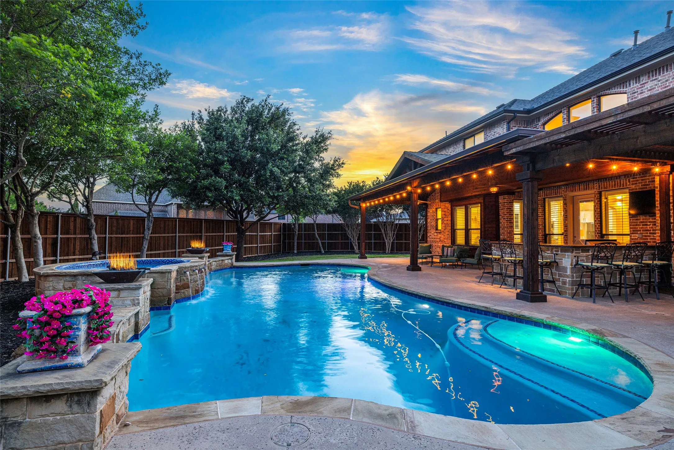 Single Family Residence For Sale in Denton County , 4625 The Landings Court, Frisco, Texas 75033, 5 Bedroom, 4 Bathroom, 3 Garage spaces, 4,439 Sqft, built in 2006, mls#21292434, Real Estate Agent in Frisco, Homes For Sale in Denton county, Homes For Sale in Frisco, Realtor in Frisco Texas, Real Estate Brokerage Independent Realty Texas, Luminita Cordes Realtor