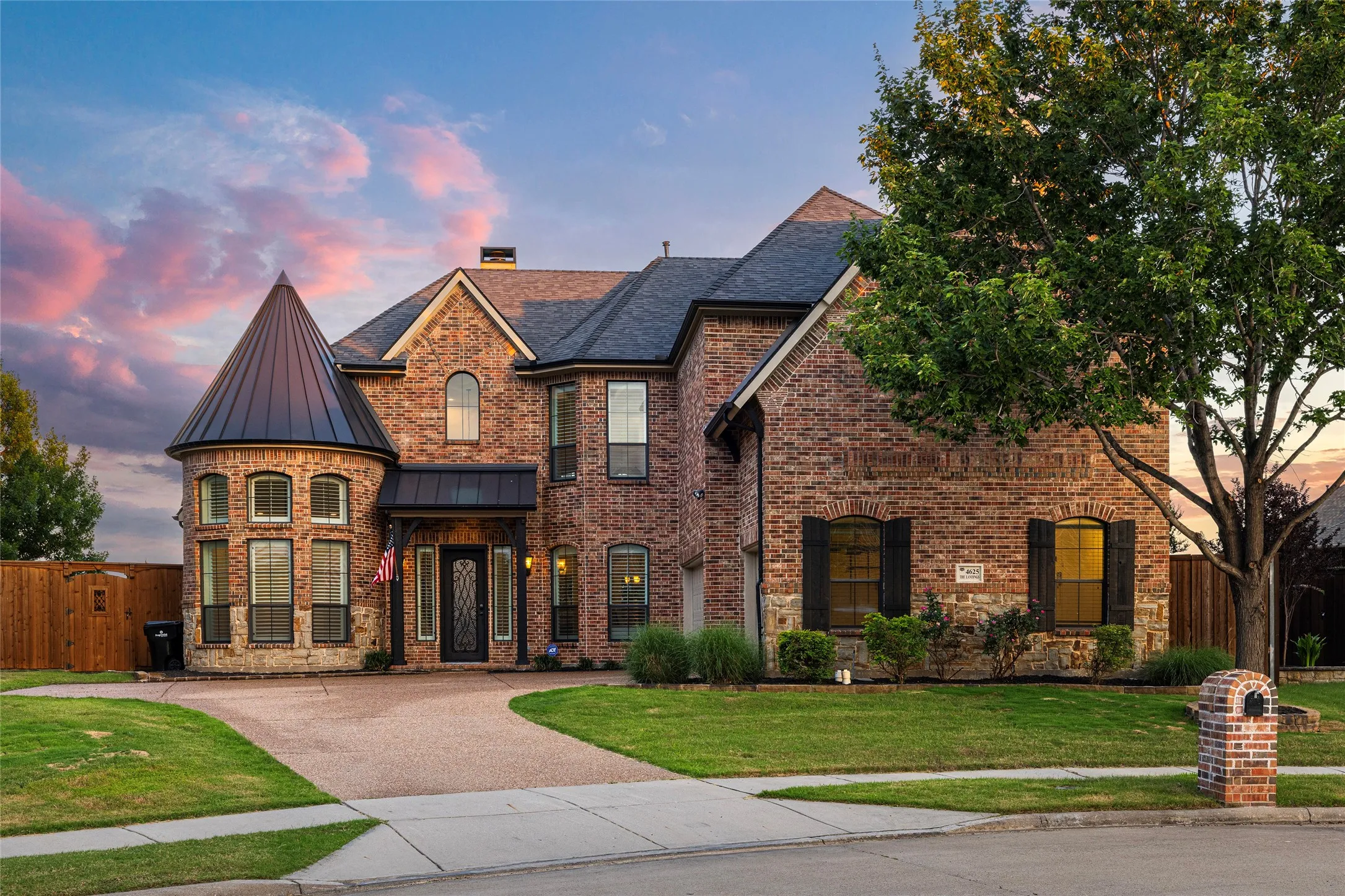 Single Family Residence For Sale in Denton County , 4625 The Landings Court, Frisco, Texas 75033, 5 Bedroom, 4 Bathroom, 3 Garage spaces, 4,439 Sqft, built in 2006, mls#21292434, Real Estate Agent in Frisco, Homes For Sale in Denton county, Homes For Sale in Frisco, Realtor in Frisco Texas, Real Estate Brokerage Independent Realty Texas, Luminita Cordes Realtor