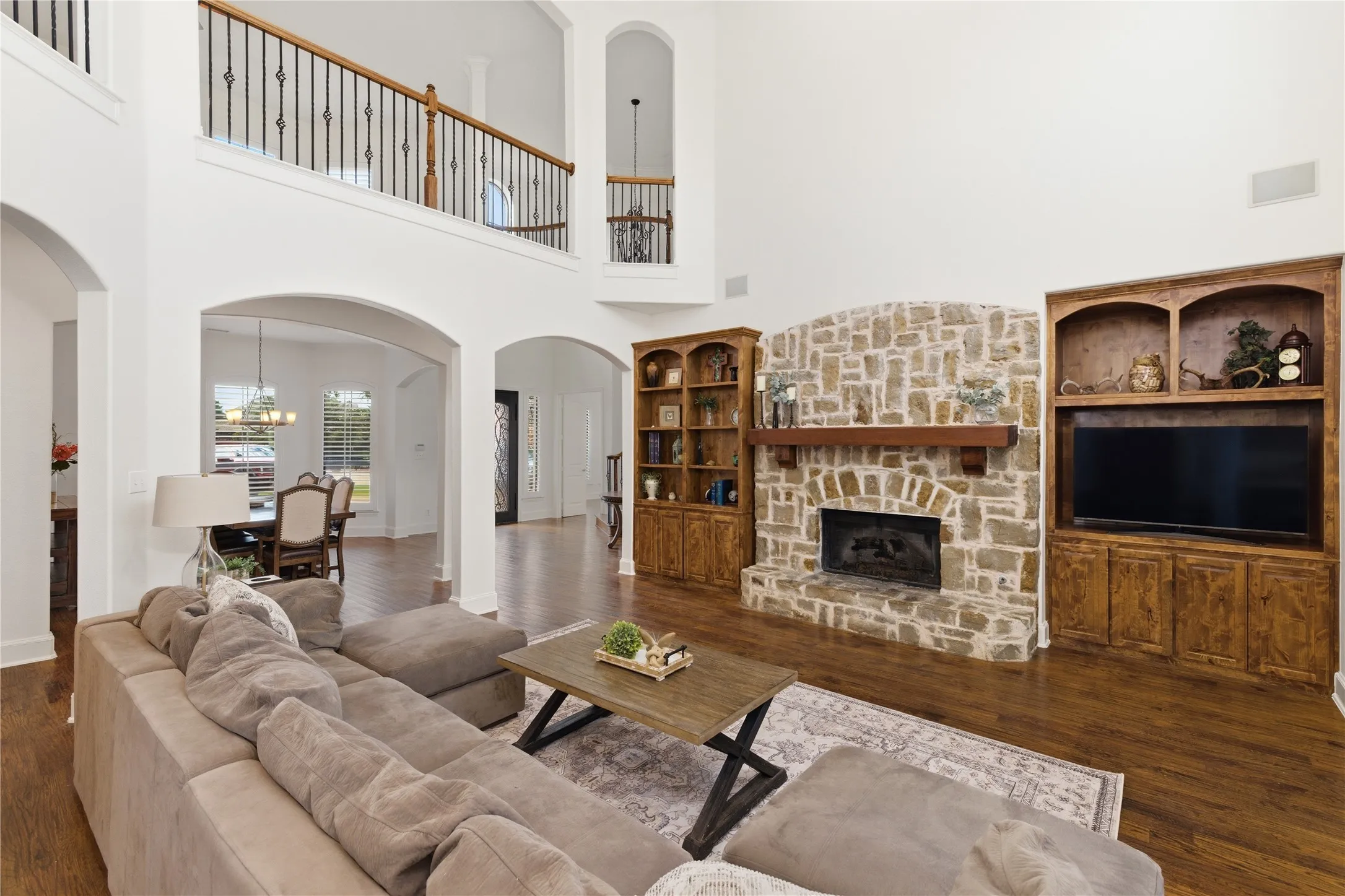 Single Family Residence For Sale in Denton County , 4625 The Landings Court, Frisco, Texas 75033, 5 Bedroom, 4 Bathroom, 3 Garage spaces, 4,439 Sqft, built in 2006, mls#21292434, Real Estate Agent in Frisco, Homes For Sale in Denton county, Homes For Sale in Frisco, Realtor in Frisco Texas, Real Estate Brokerage Independent Realty Texas, Luminita Cordes Realtor