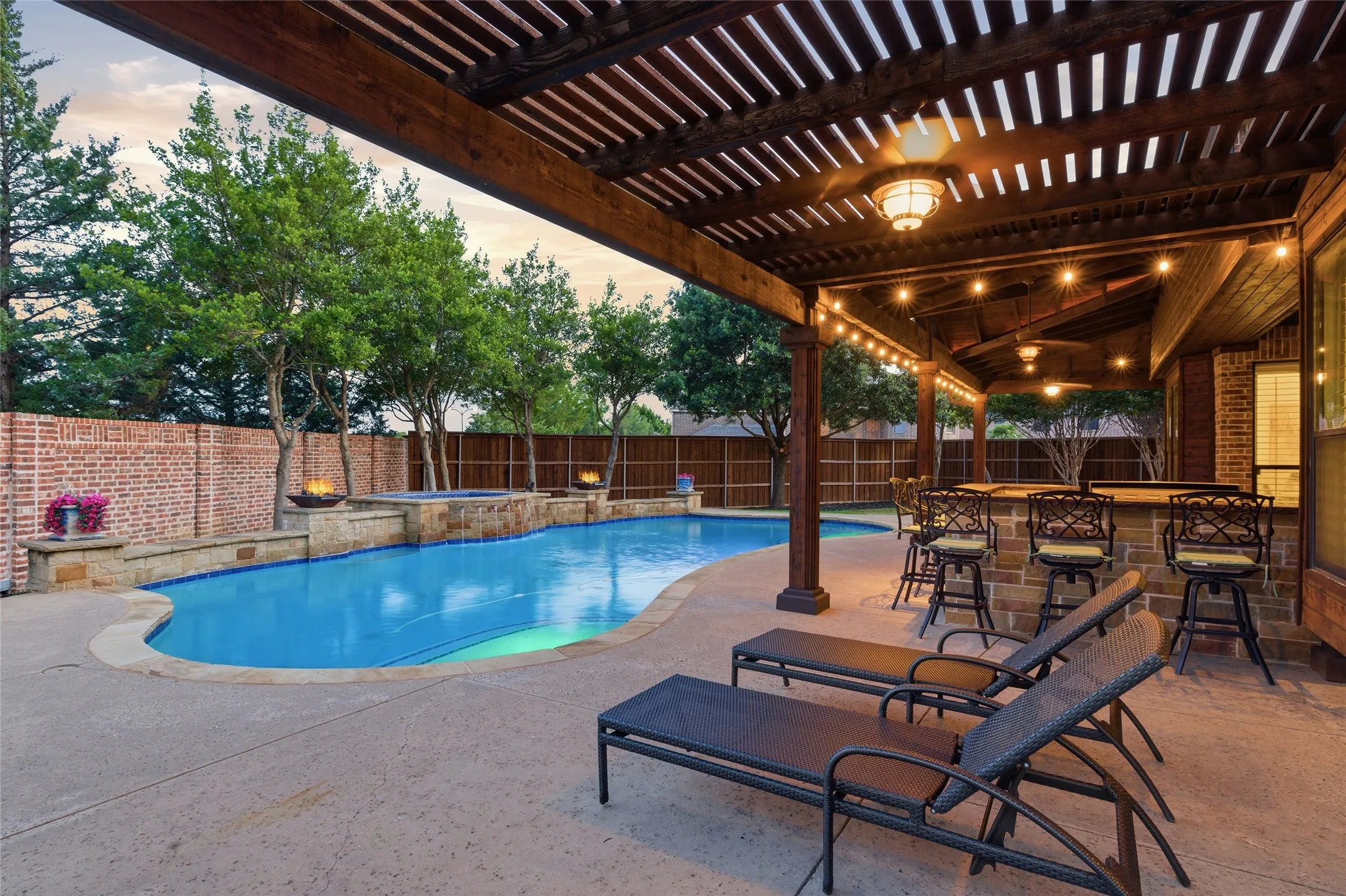 Single Family Residence For Sale in Denton County , 4625 The Landings Court, Frisco, Texas 75033, 5 Bedroom, 4 Bathroom, 3 Garage spaces, 4,439 Sqft, built in 2006, mls#21292434, Real Estate Agent in Frisco, Homes For Sale in Denton county, Homes For Sale in Frisco, Realtor in Frisco Texas, Real Estate Brokerage Independent Realty Texas, Luminita Cordes Realtor