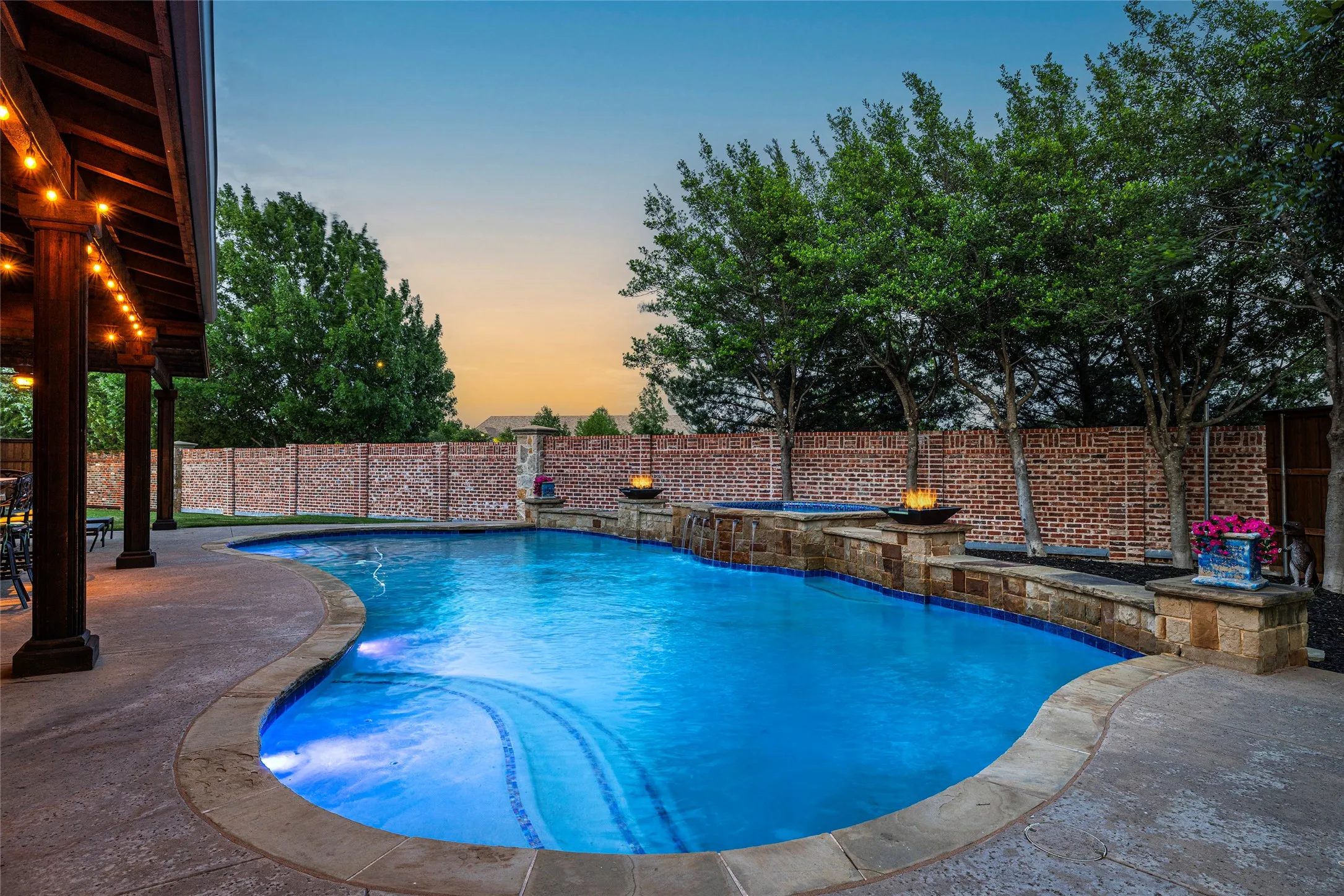 Single Family Residence For Sale in Denton County , 4625 The Landings Court, Frisco, Texas 75033, 5 Bedroom, 4 Bathroom, 3 Garage spaces, 4,439 Sqft, built in 2006, mls#21292434, Real Estate Agent in Frisco, Homes For Sale in Denton county, Homes For Sale in Frisco, Realtor in Frisco Texas, Real Estate Brokerage Independent Realty Texas, Luminita Cordes Realtor