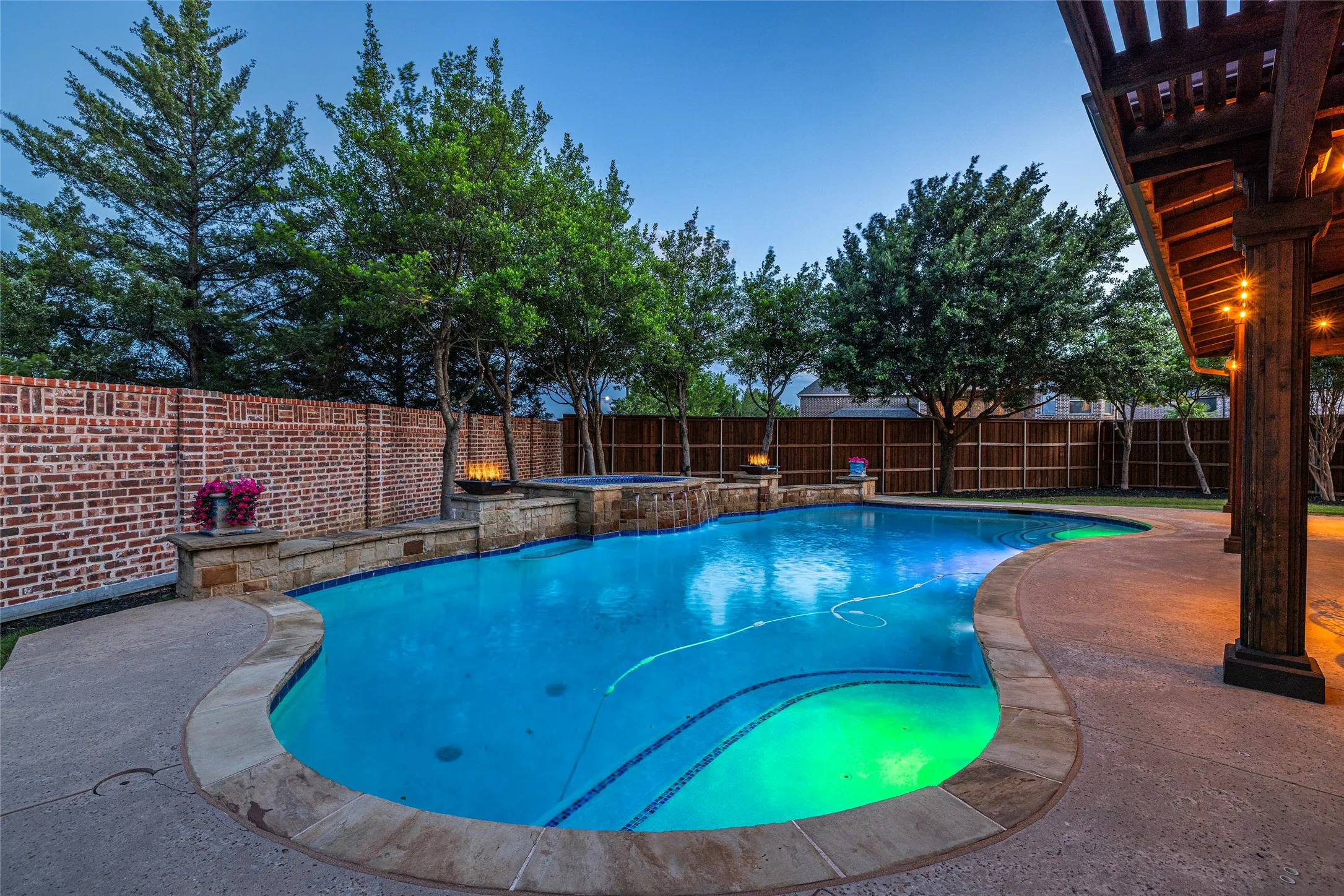 Single Family Residence For Sale in Denton County , 4625 The Landings Court, Frisco, Texas 75033, 5 Bedroom, 4 Bathroom, 3 Garage spaces, 4,439 Sqft, built in 2006, mls#21292434, Real Estate Agent in Frisco, Homes For Sale in Denton county, Homes For Sale in Frisco, Realtor in Frisco Texas, Real Estate Brokerage Independent Realty Texas, Luminita Cordes Realtor