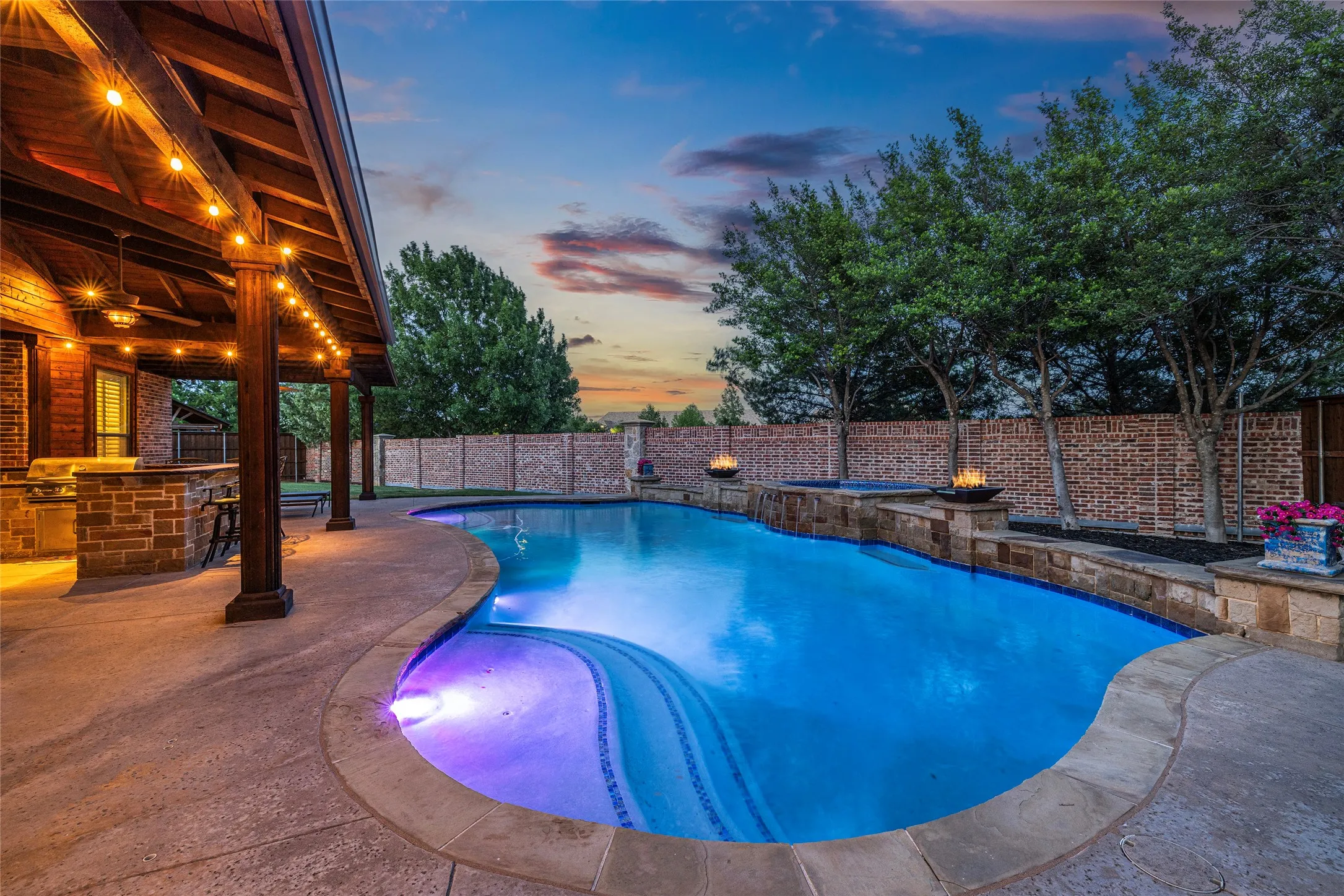 Single Family Residence For Sale in Denton County , 4625 The Landings Court, Frisco, Texas 75033, 5 Bedroom, 4 Bathroom, 3 Garage spaces, 4,439 Sqft, built in 2006, mls#21292434, Real Estate Agent in Frisco, Homes For Sale in Denton county, Homes For Sale in Frisco, Realtor in Frisco Texas, Real Estate Brokerage Independent Realty Texas, Luminita Cordes Realtor